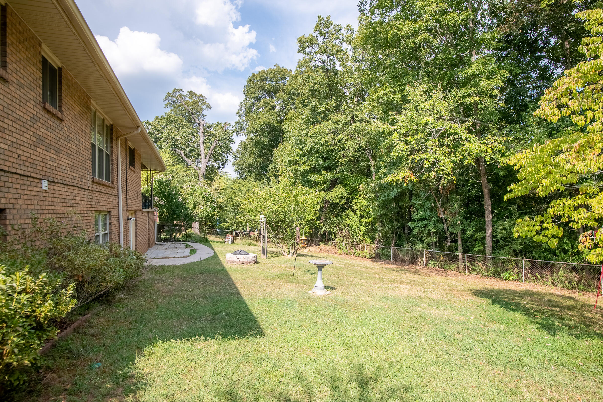 5846 Crestview Drive
