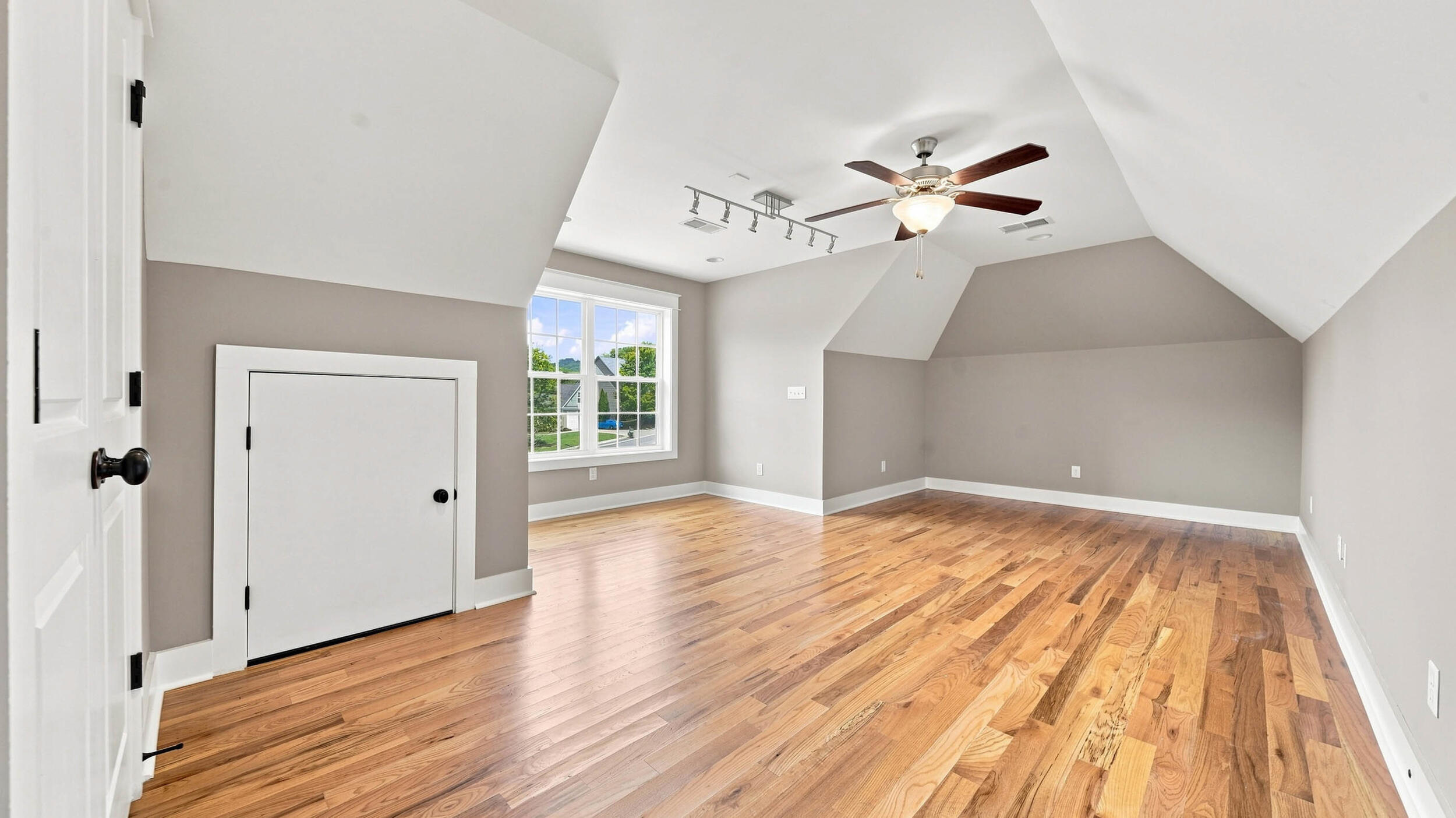 1227 Saddlebrook Drive
