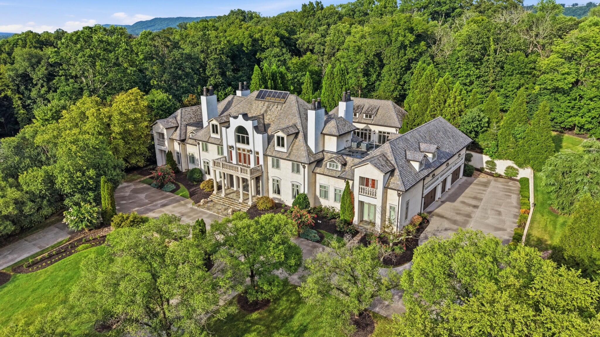 8843 Forest Creek Lane