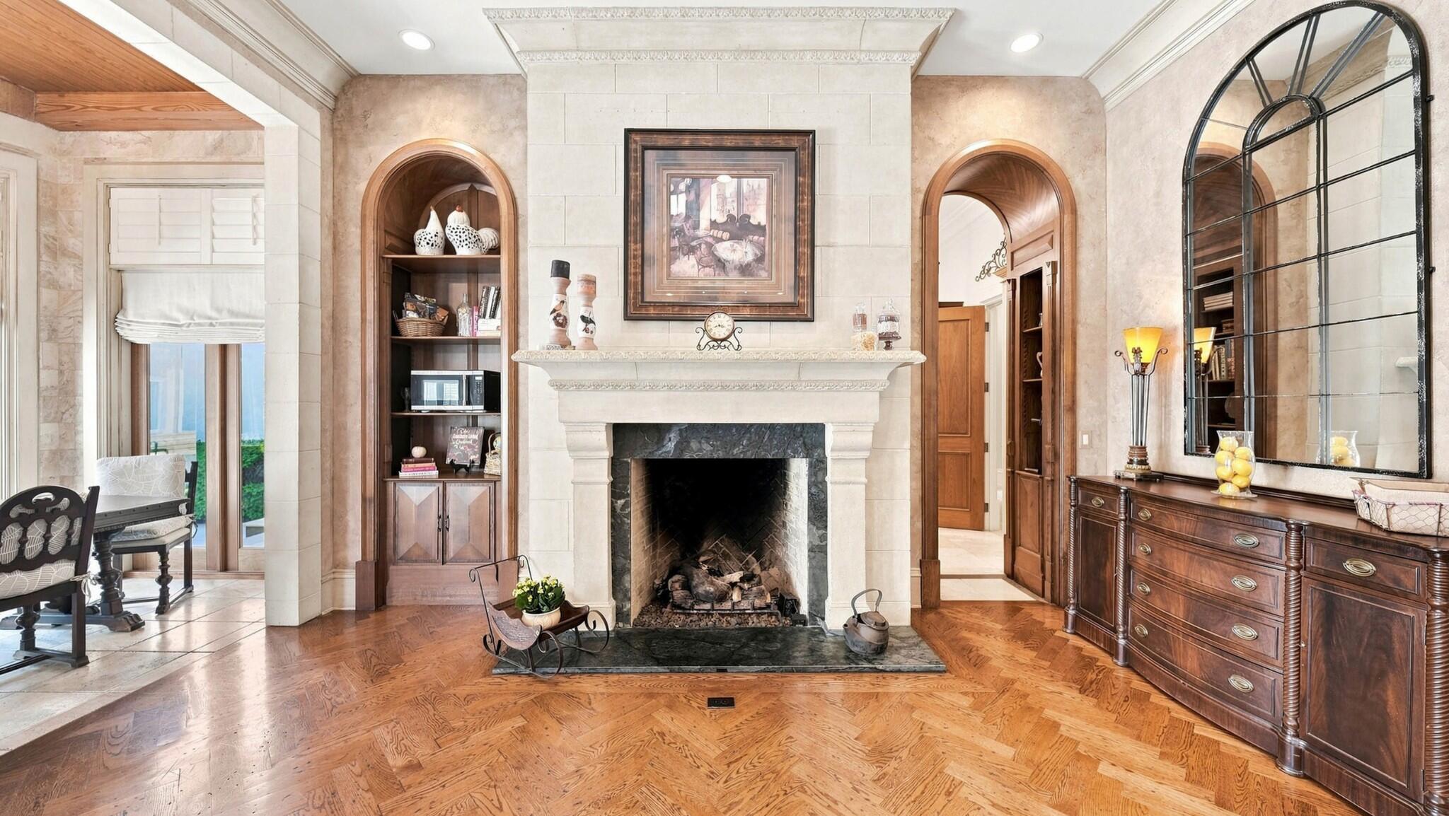 8843 Forest Creek Lane