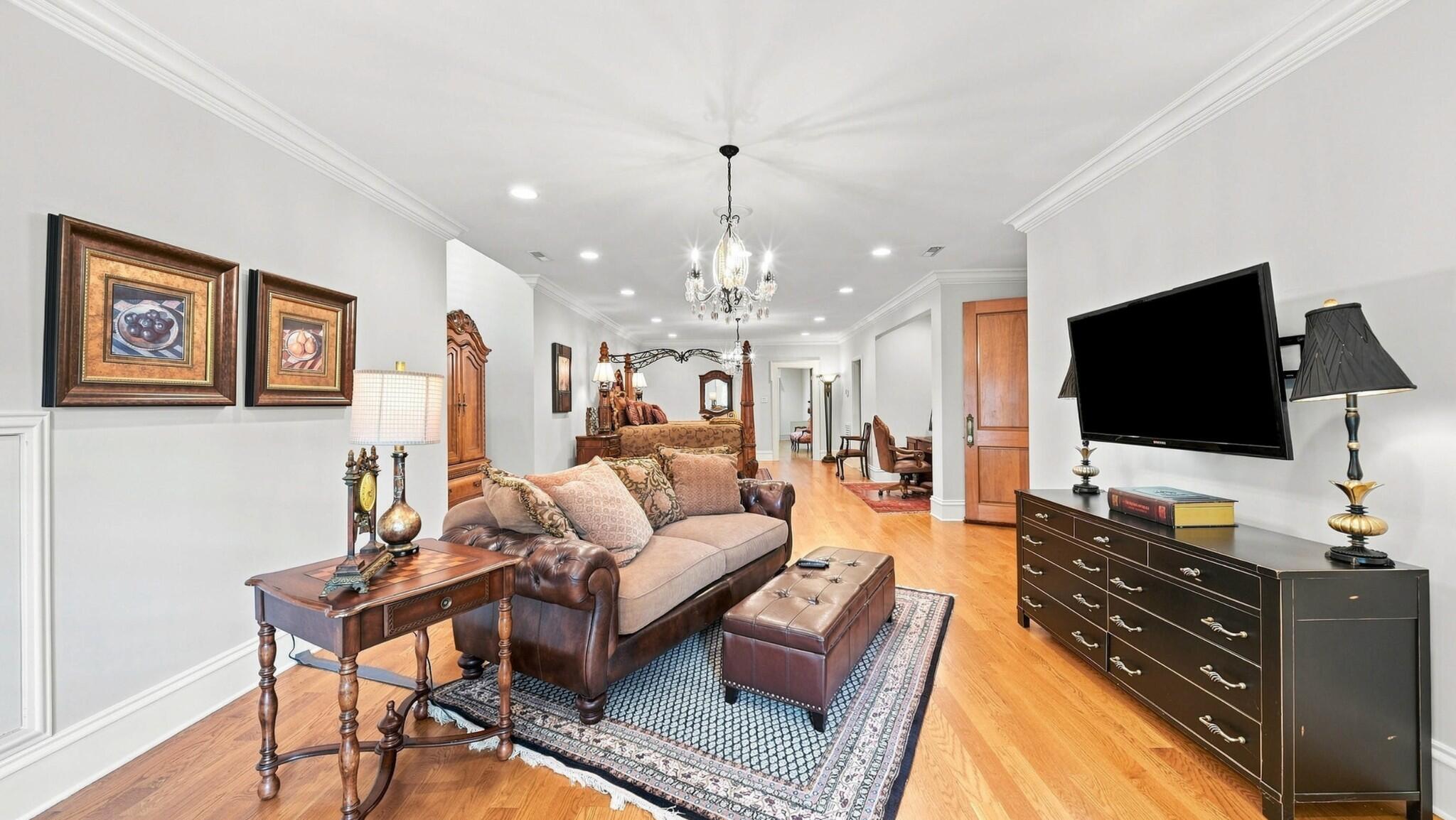 8843 Forest Creek Lane