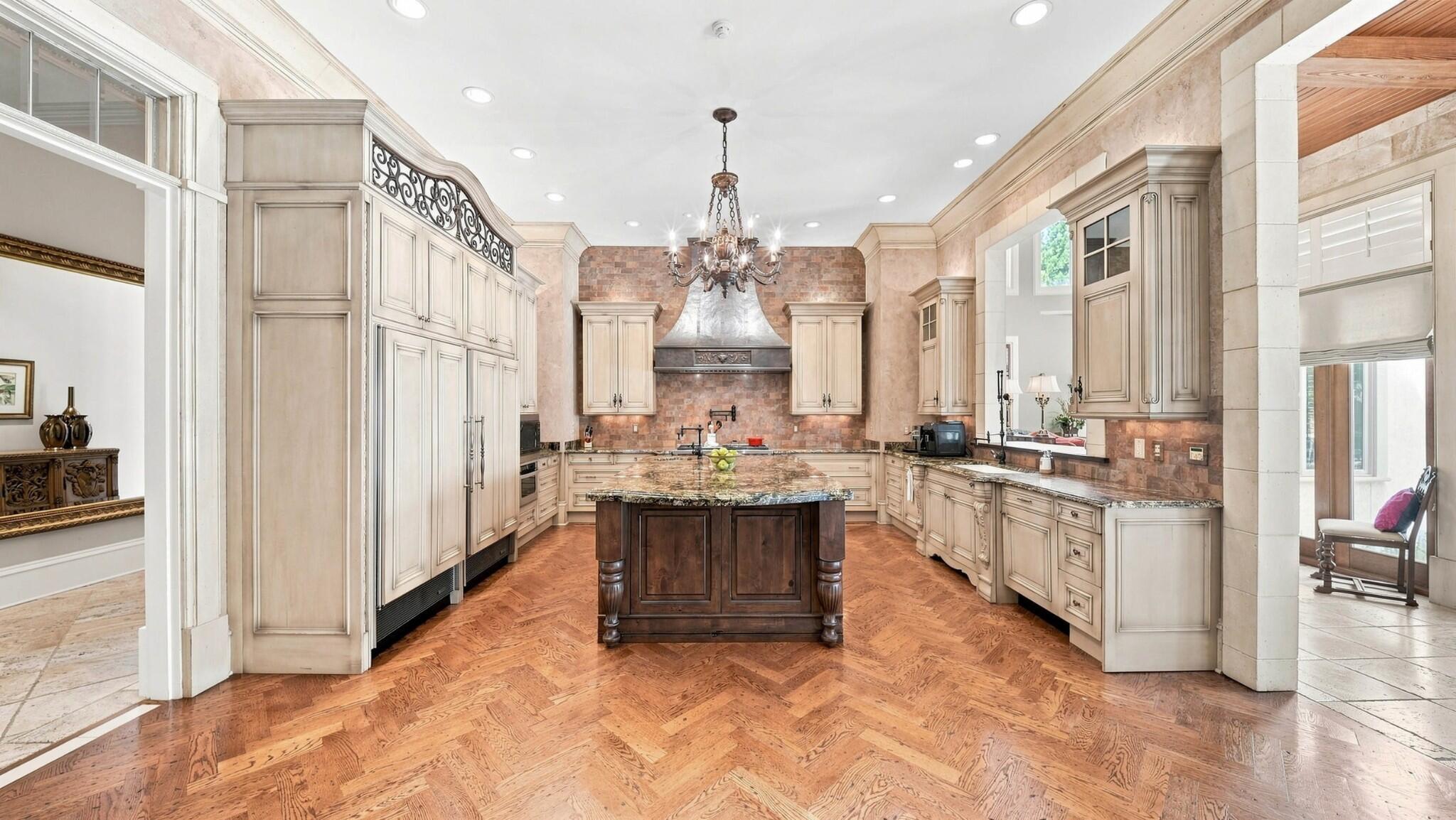 8843 Forest Creek Lane