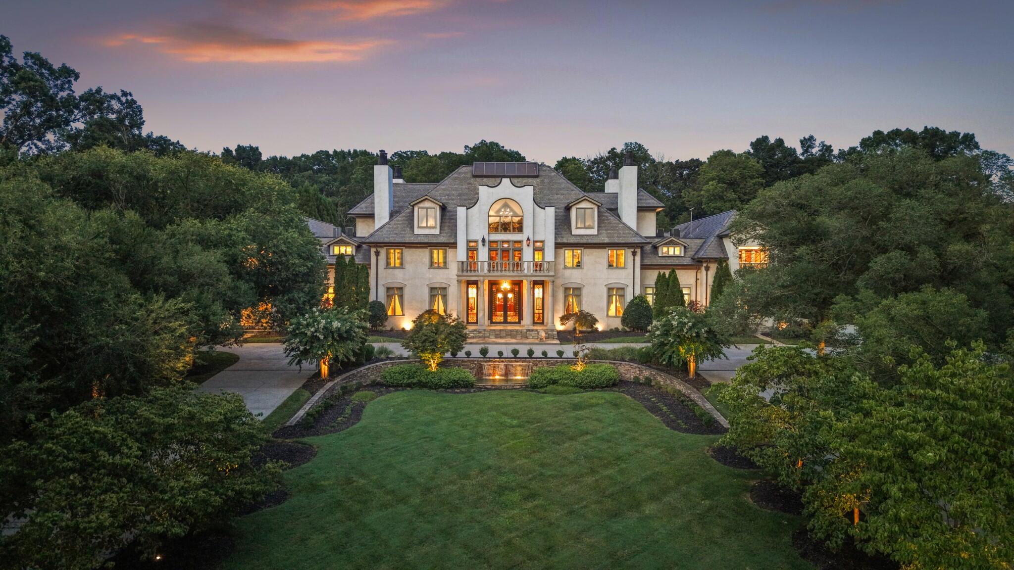 8843 Forest Creek Lane