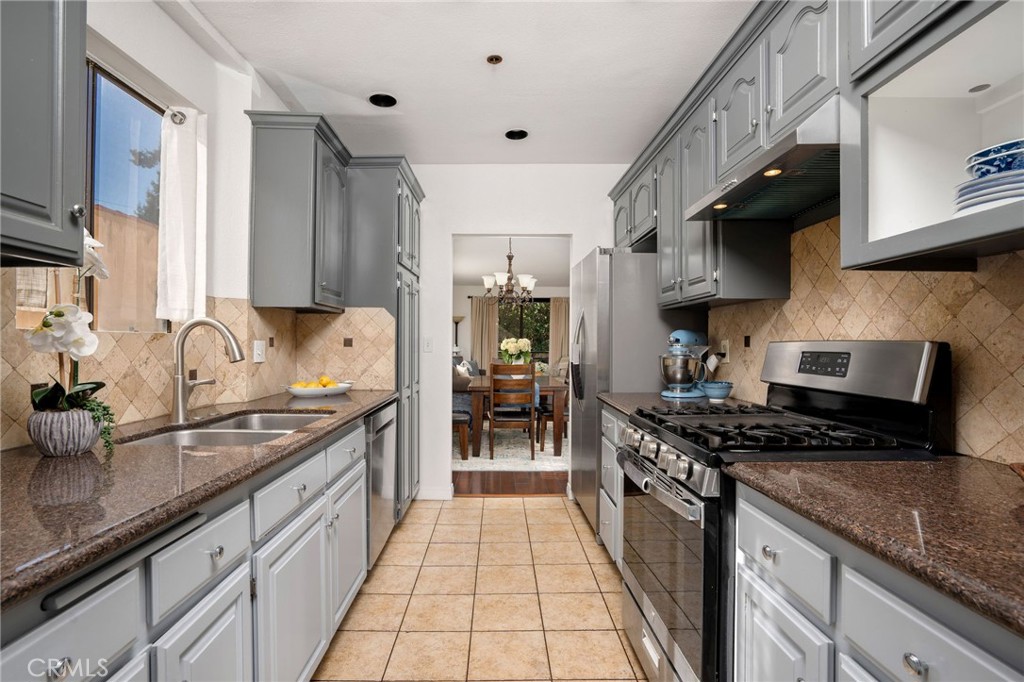 1128 Cardiff Avenue 201