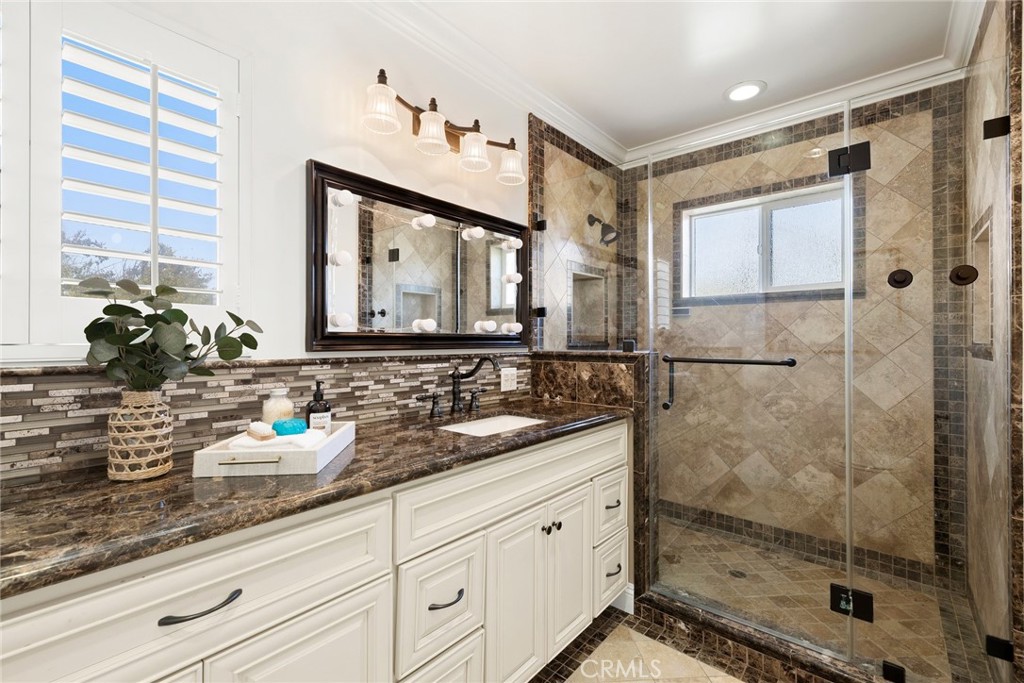 4456 W 140th Street