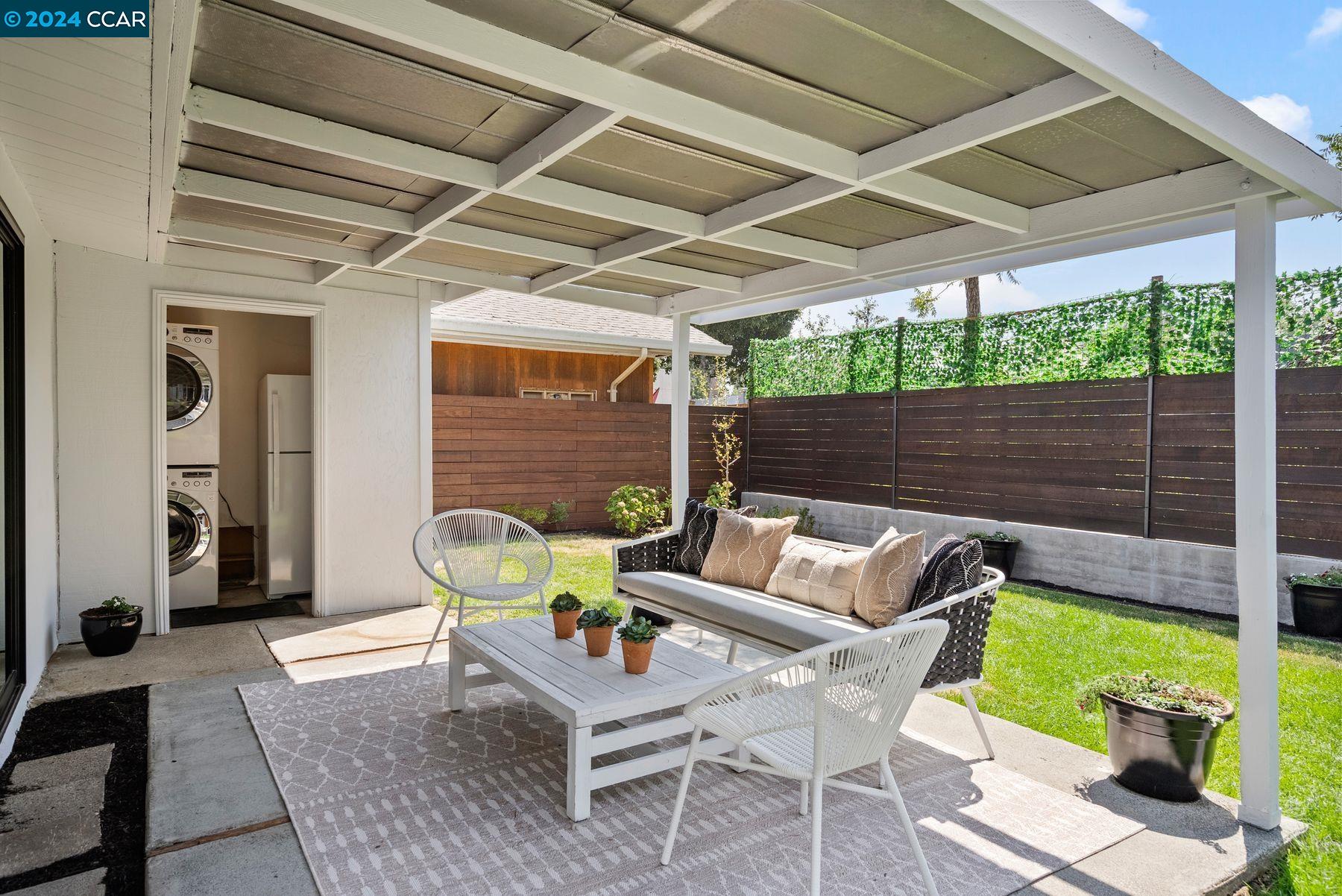 1124 Santa Lucia Drive