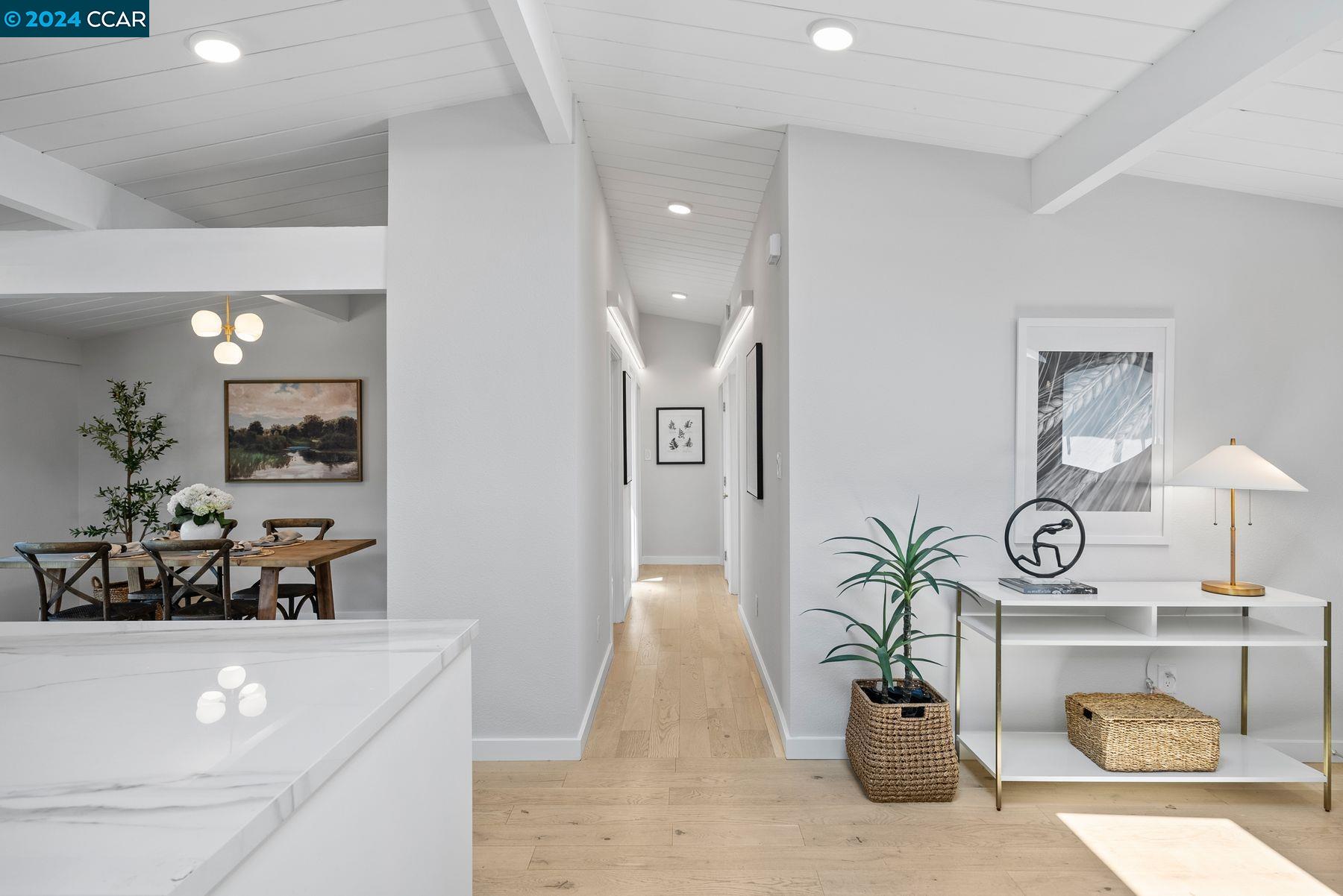 1124 Santa Lucia Drive