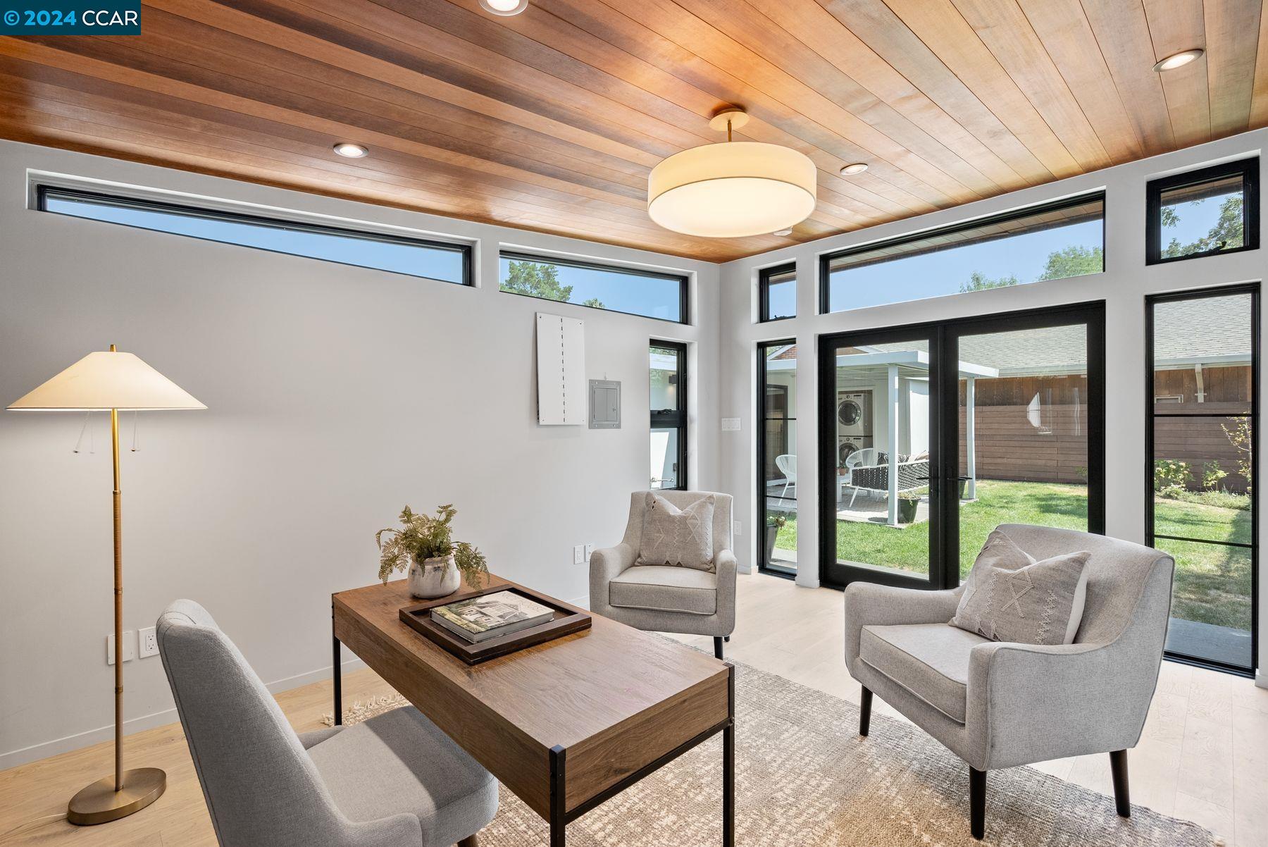 1124 Santa Lucia Drive