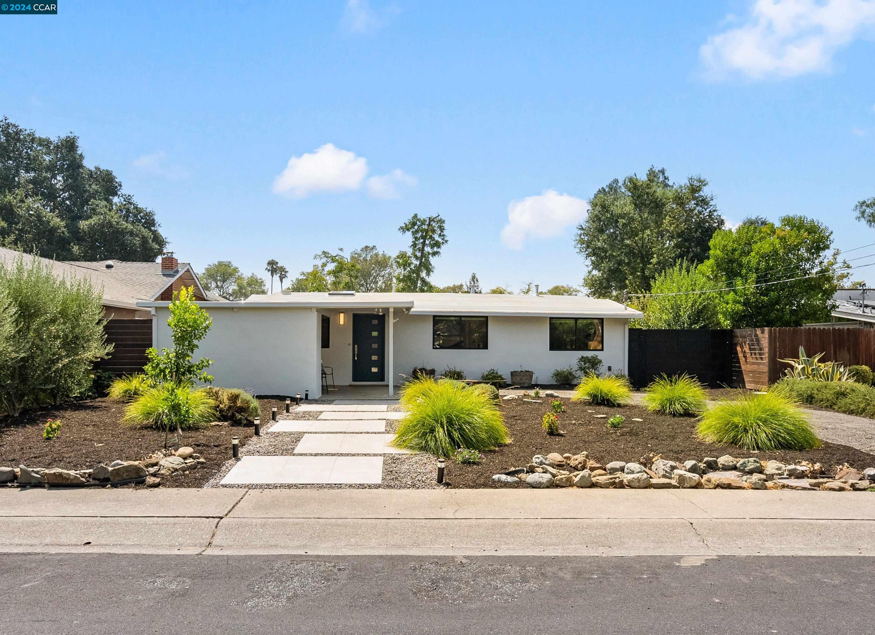 1124 Santa Lucia Drive