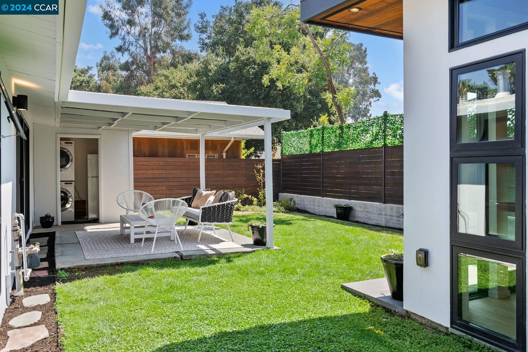 1124 Santa Lucia Drive