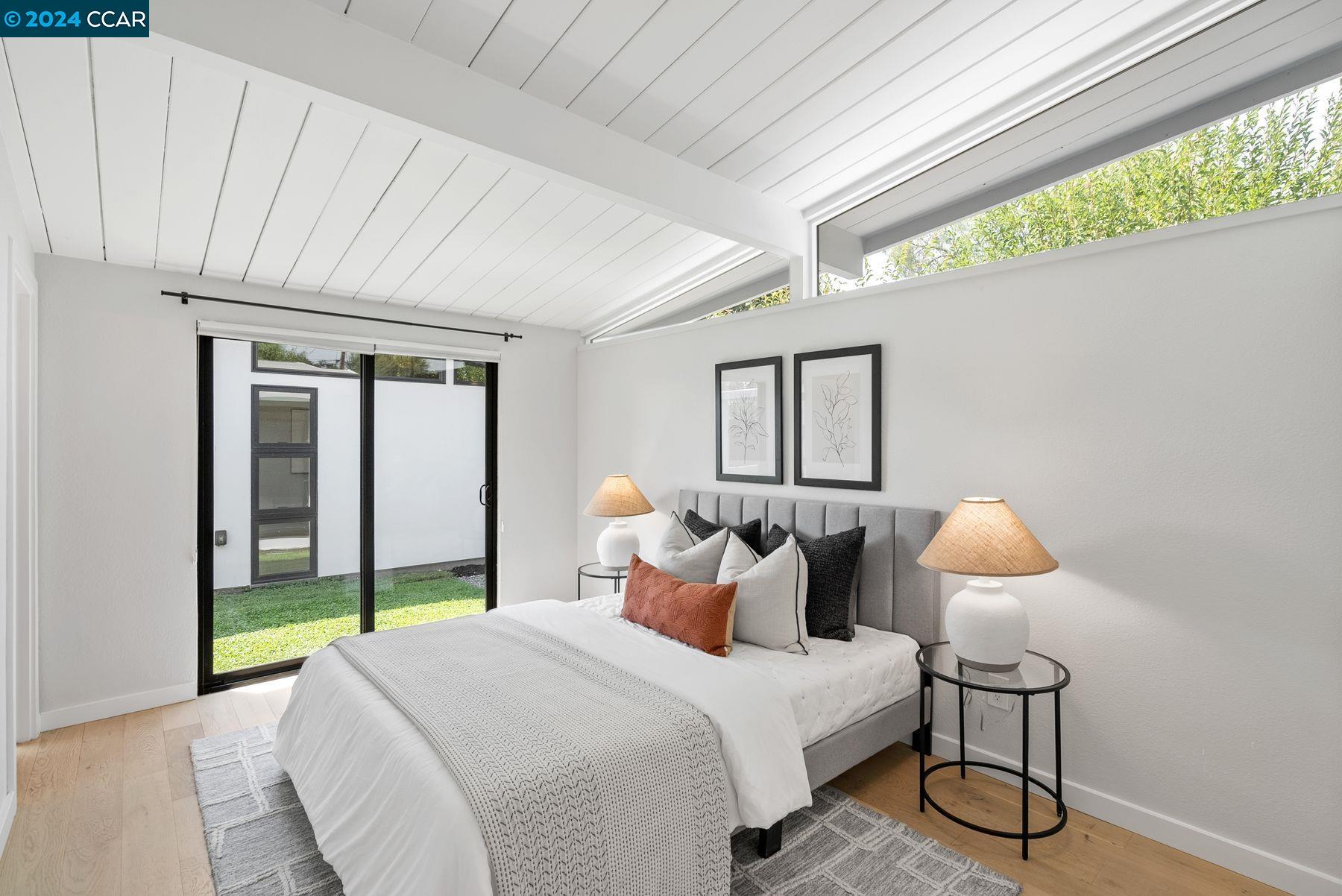 1124 Santa Lucia Drive