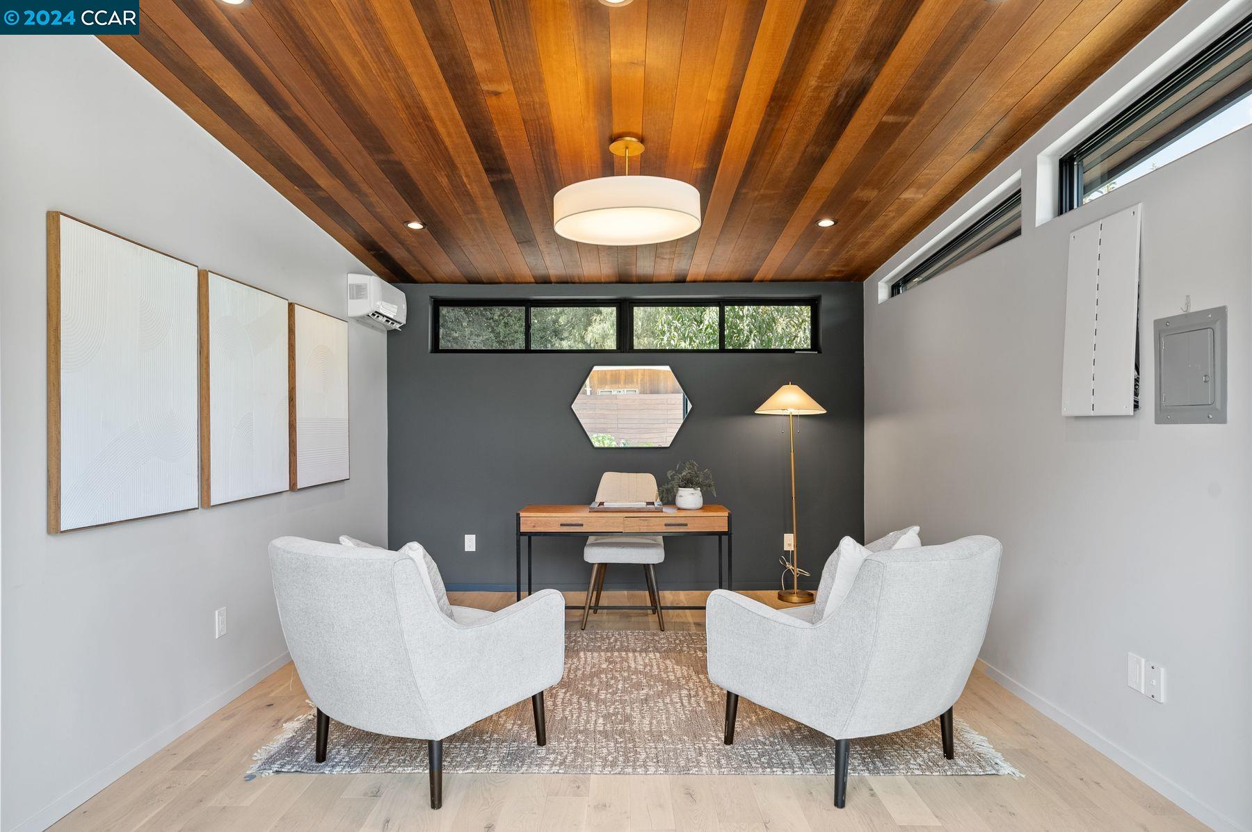 1124 Santa Lucia Drive