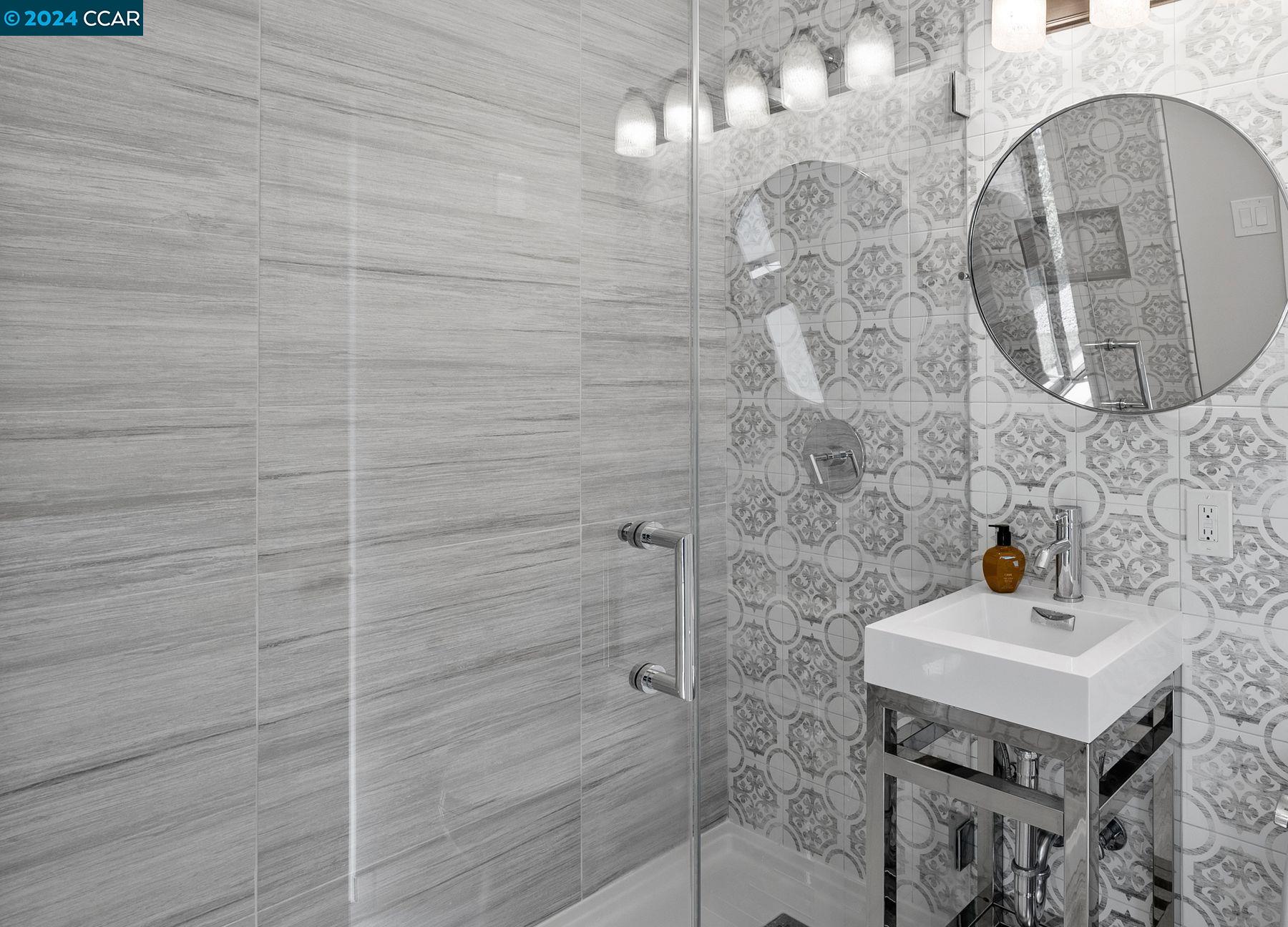 1124 Santa Lucia Drive