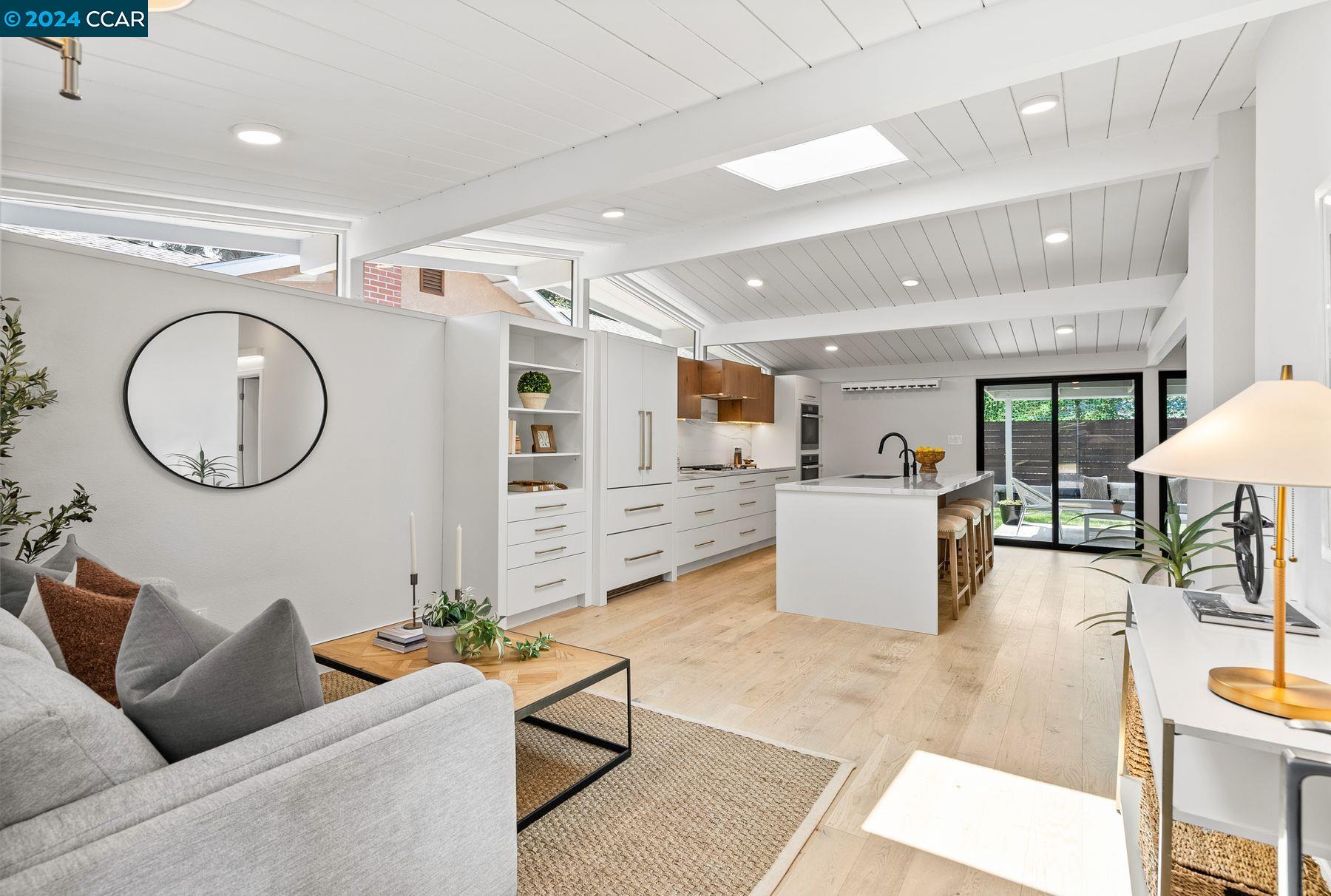 1124 Santa Lucia Drive