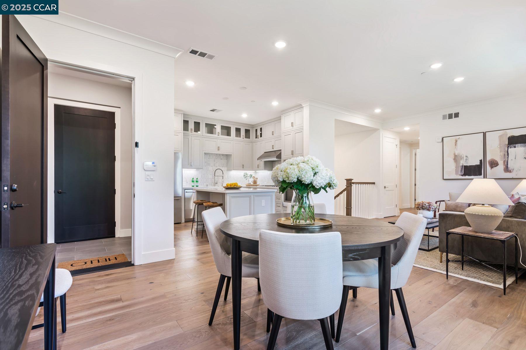 25 Woodbury Highlands Court, Unit 23