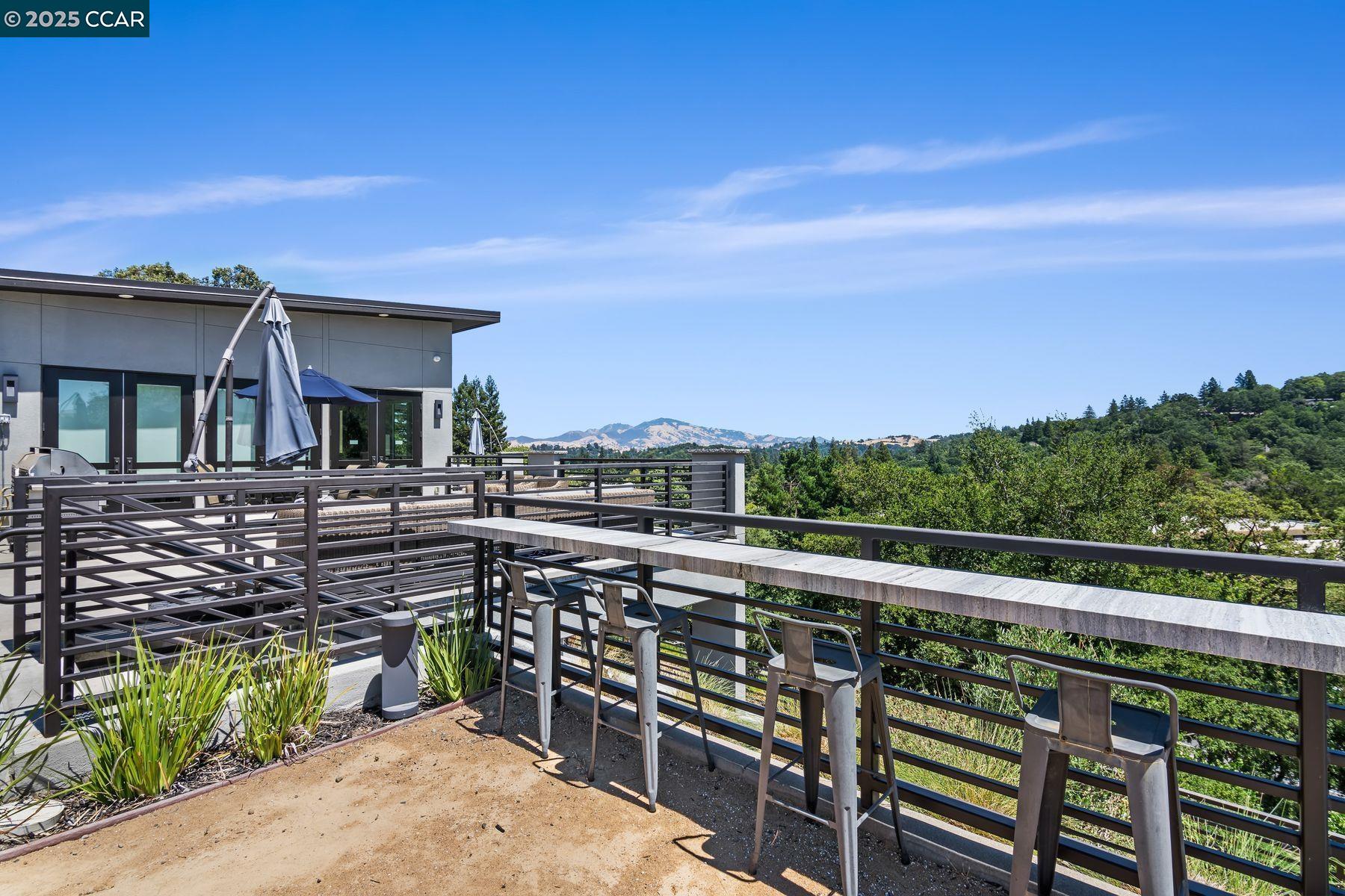 25 Woodbury Highlands Court, Unit 23