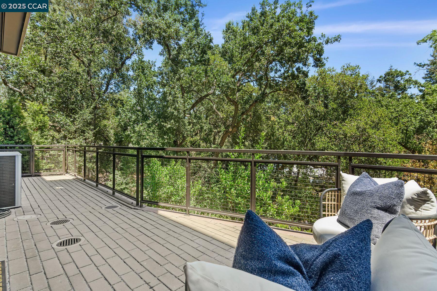 25 Woodbury Highlands Court, Unit 23