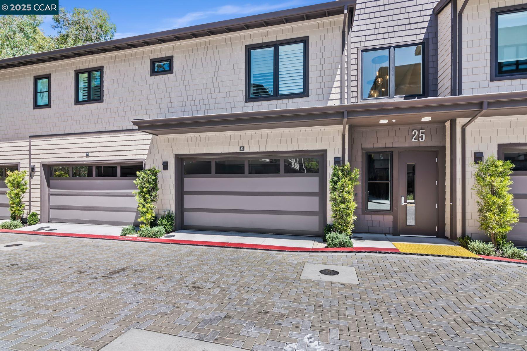 25 Woodbury Highlands Court, Unit 23