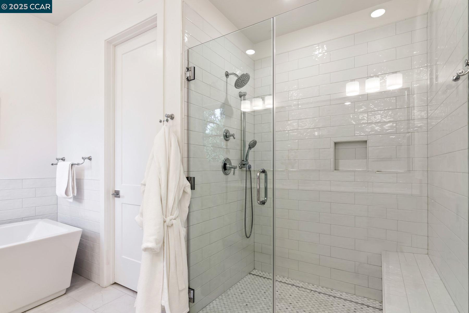 25 Woodbury Highlands Court, Unit 23