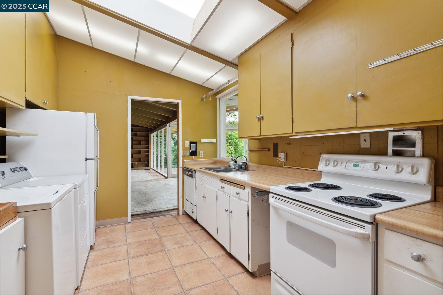 3736 Highland Road