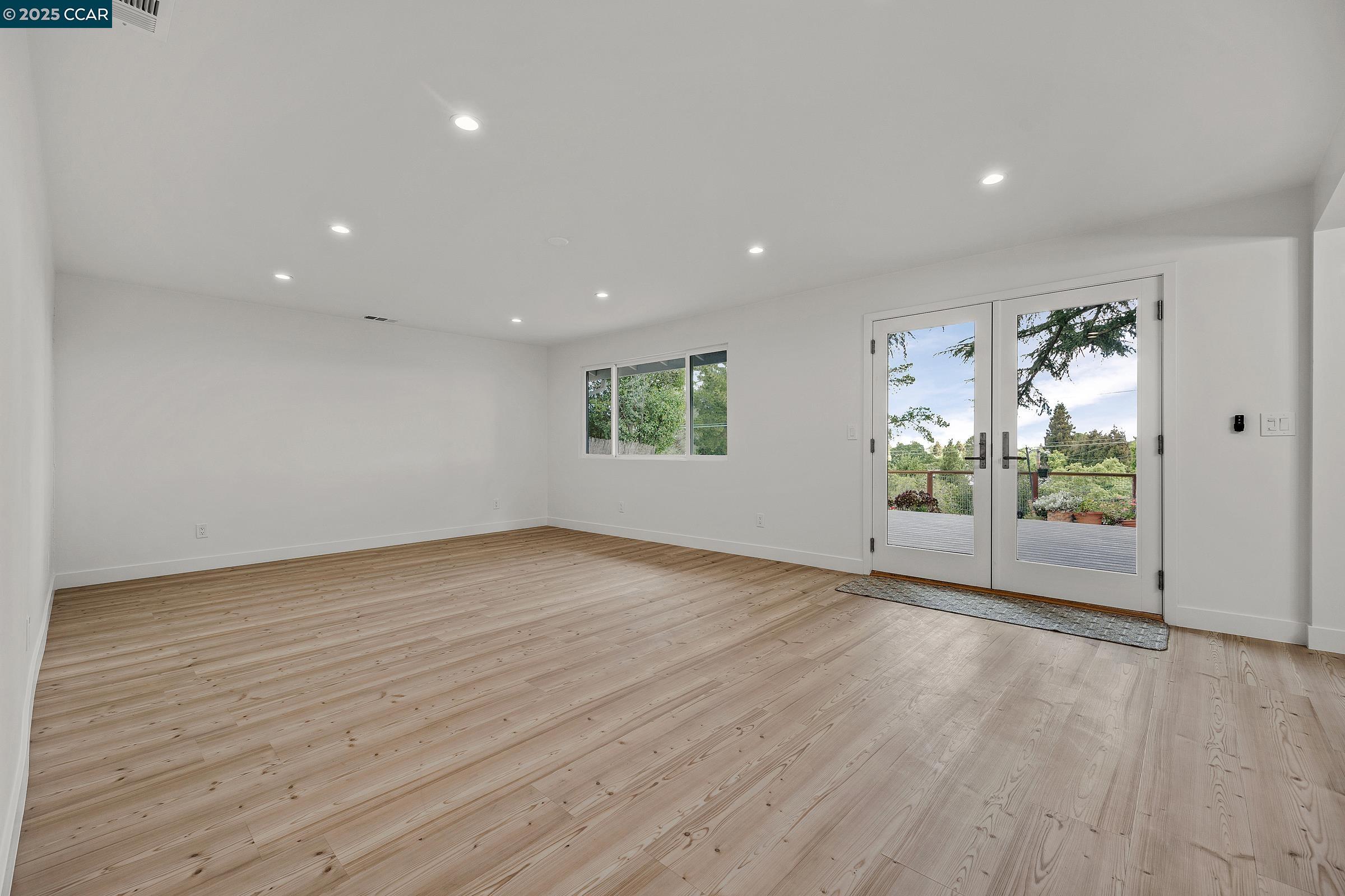 1952 Montclair Court