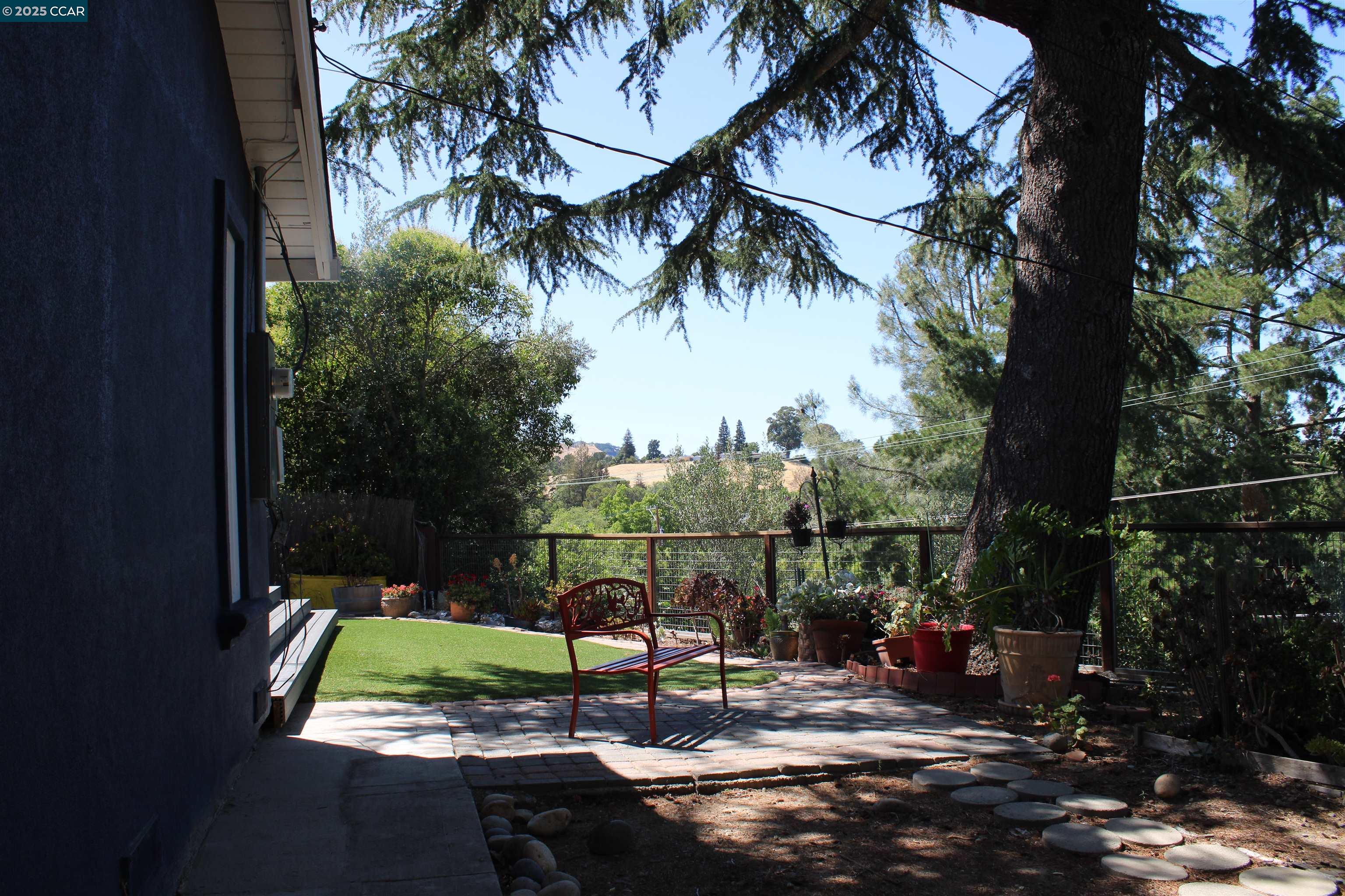 1952 Montclair Court