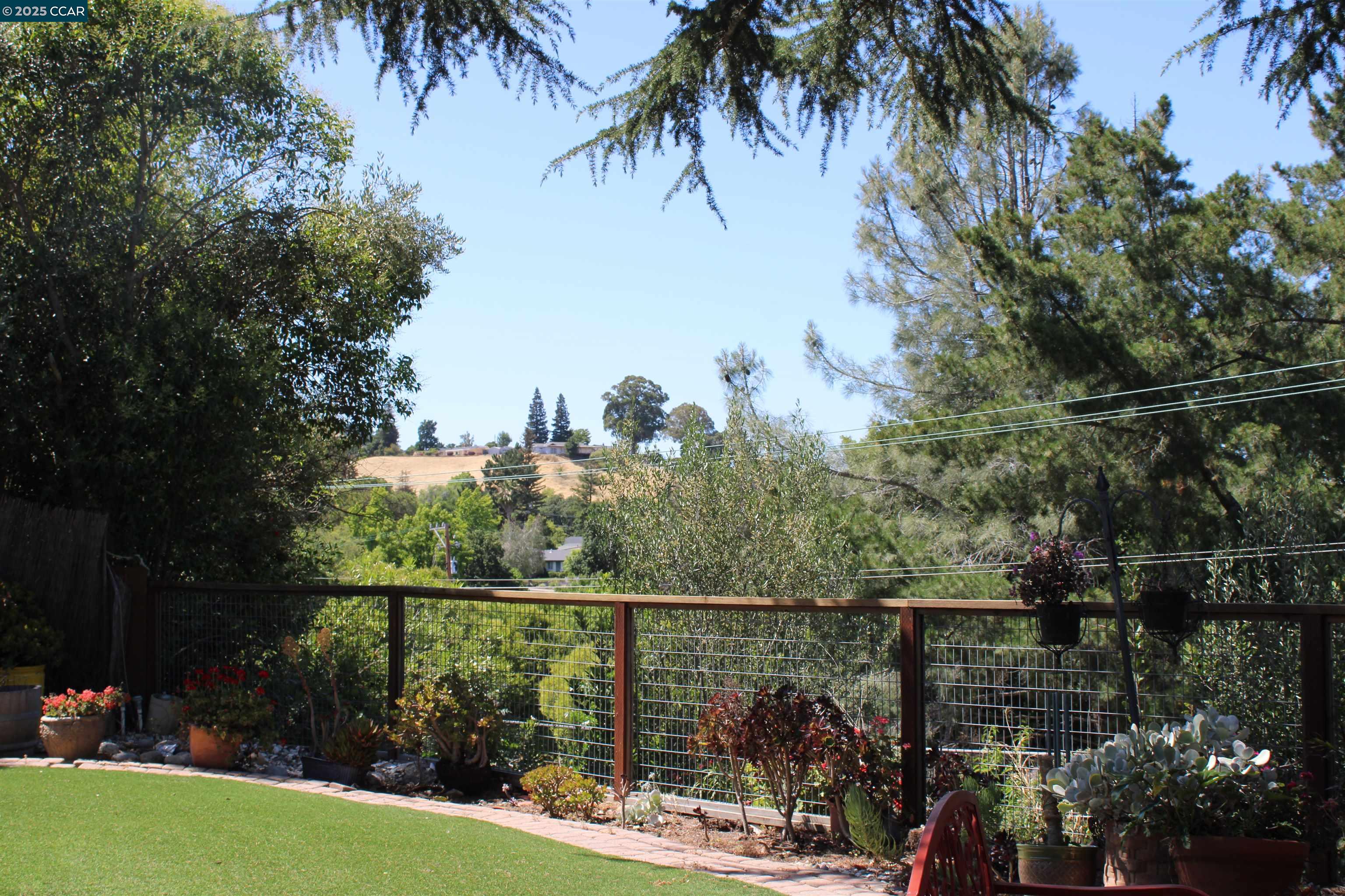 1952 Montclair Court