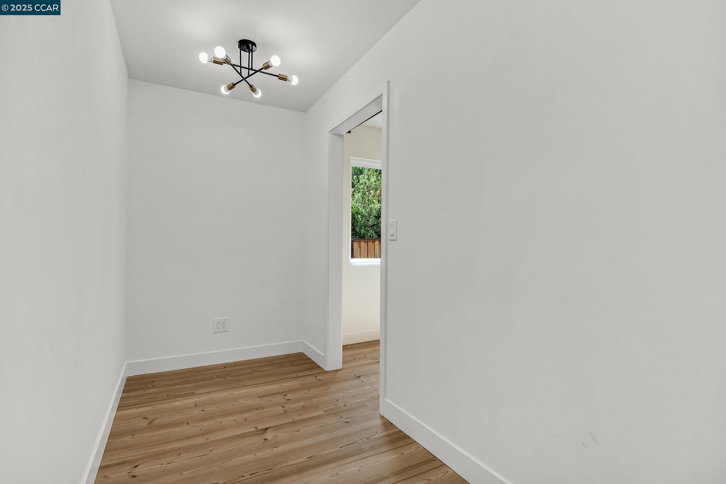 1952 Montclair Court