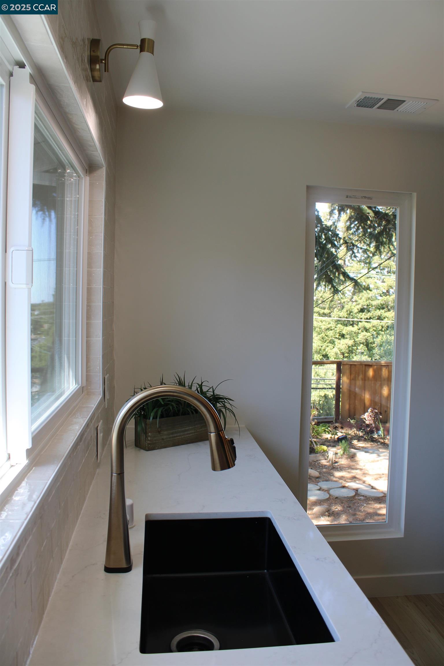 1952 Montclair Court