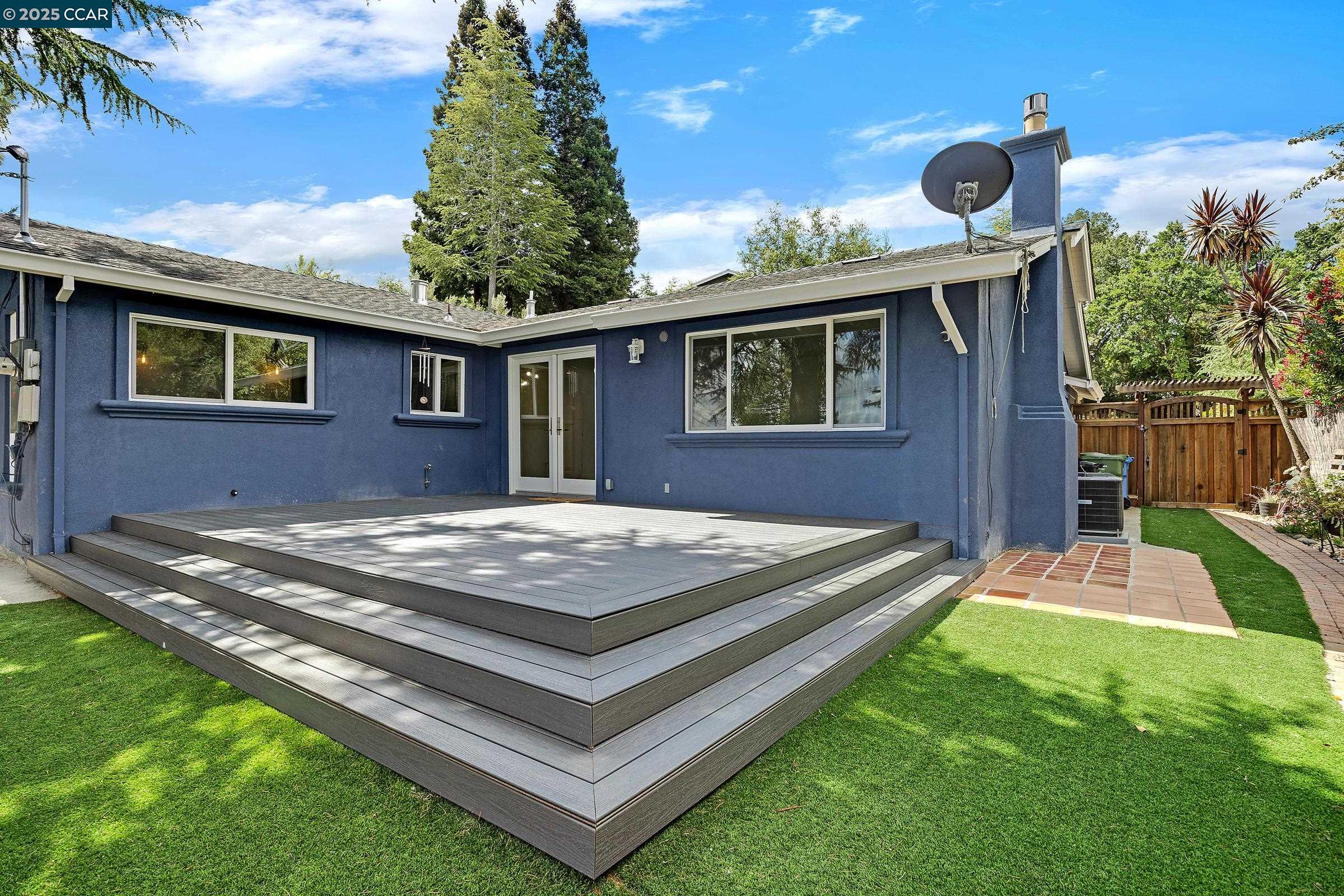 1952 Montclair Court