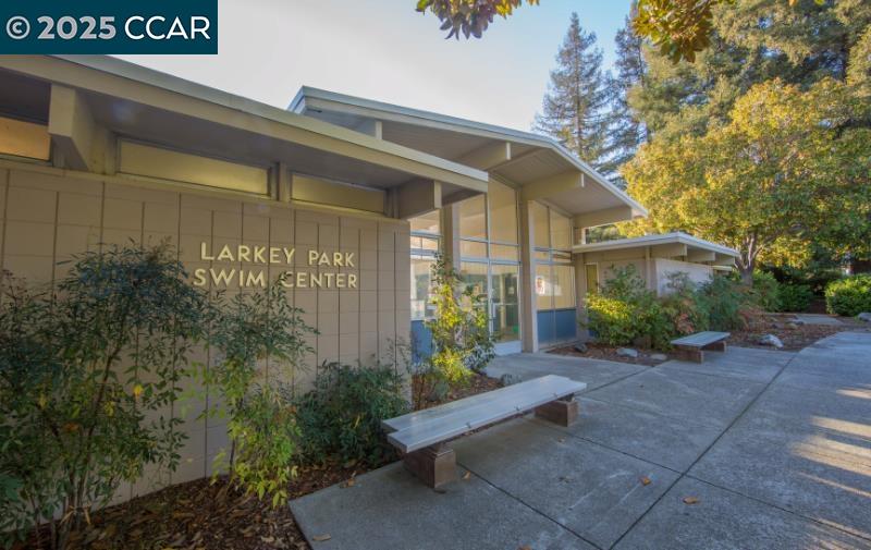 1952 Montclair Court