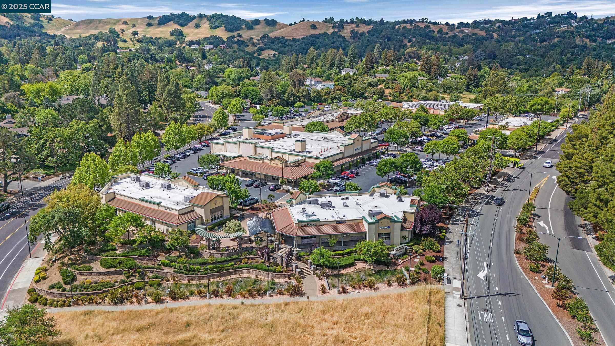 1952 Montclair Court