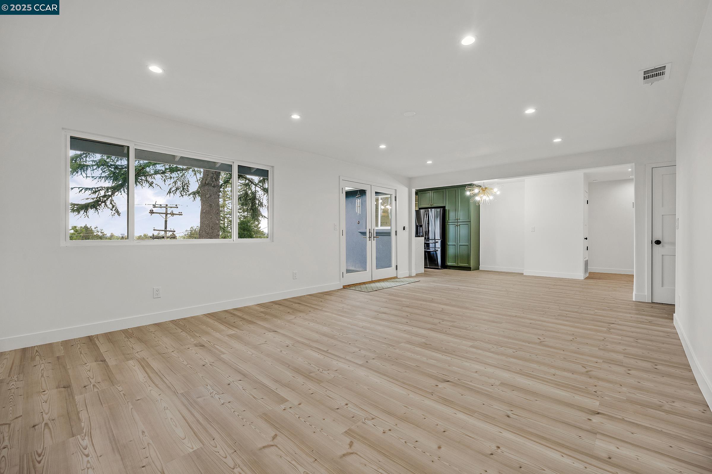 1952 Montclair Court