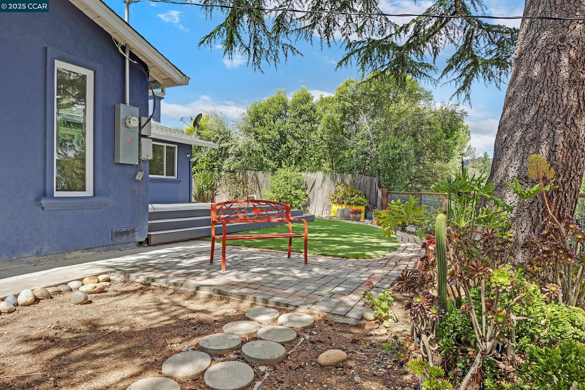 1952 Montclair Court