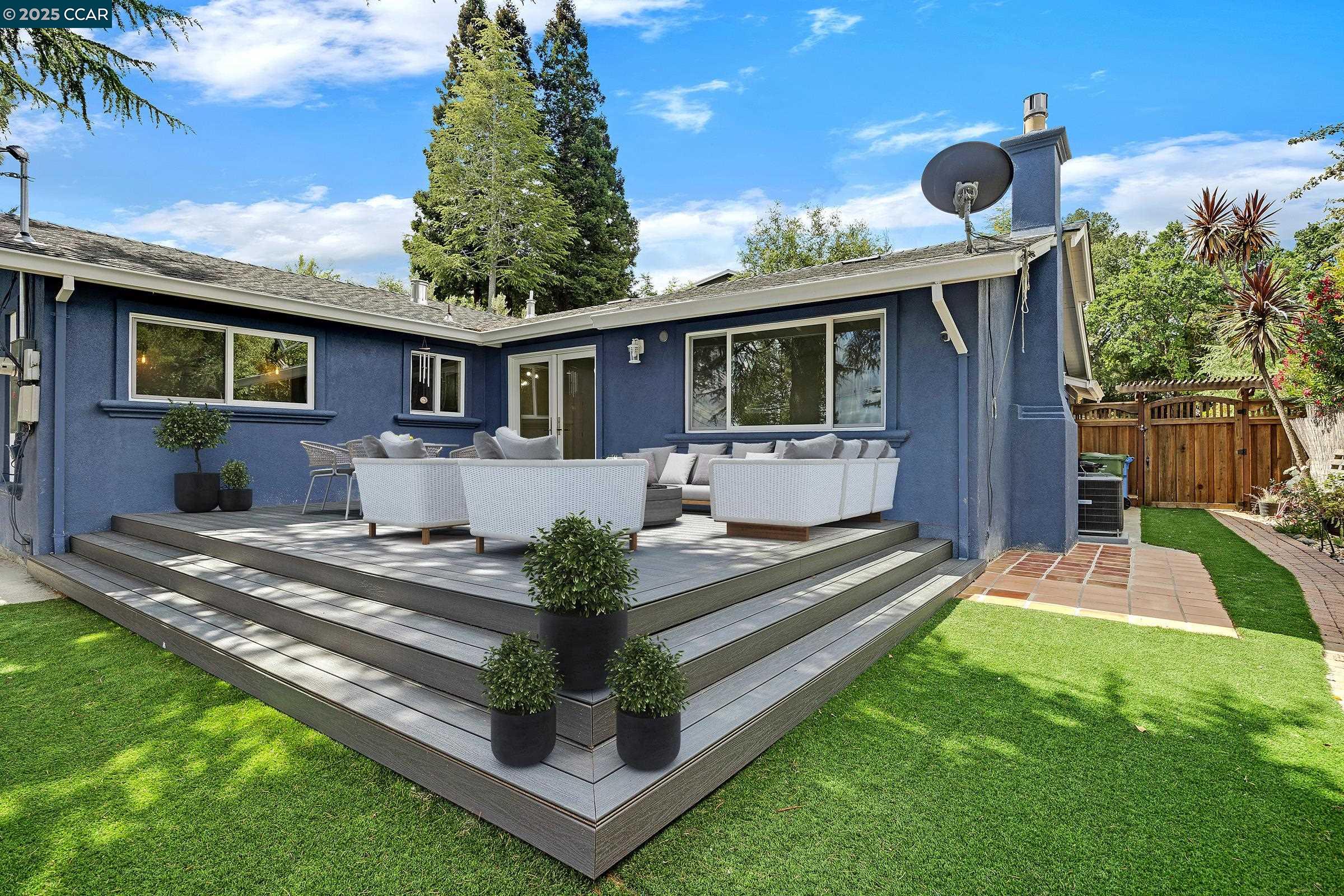 1952 Montclair Court