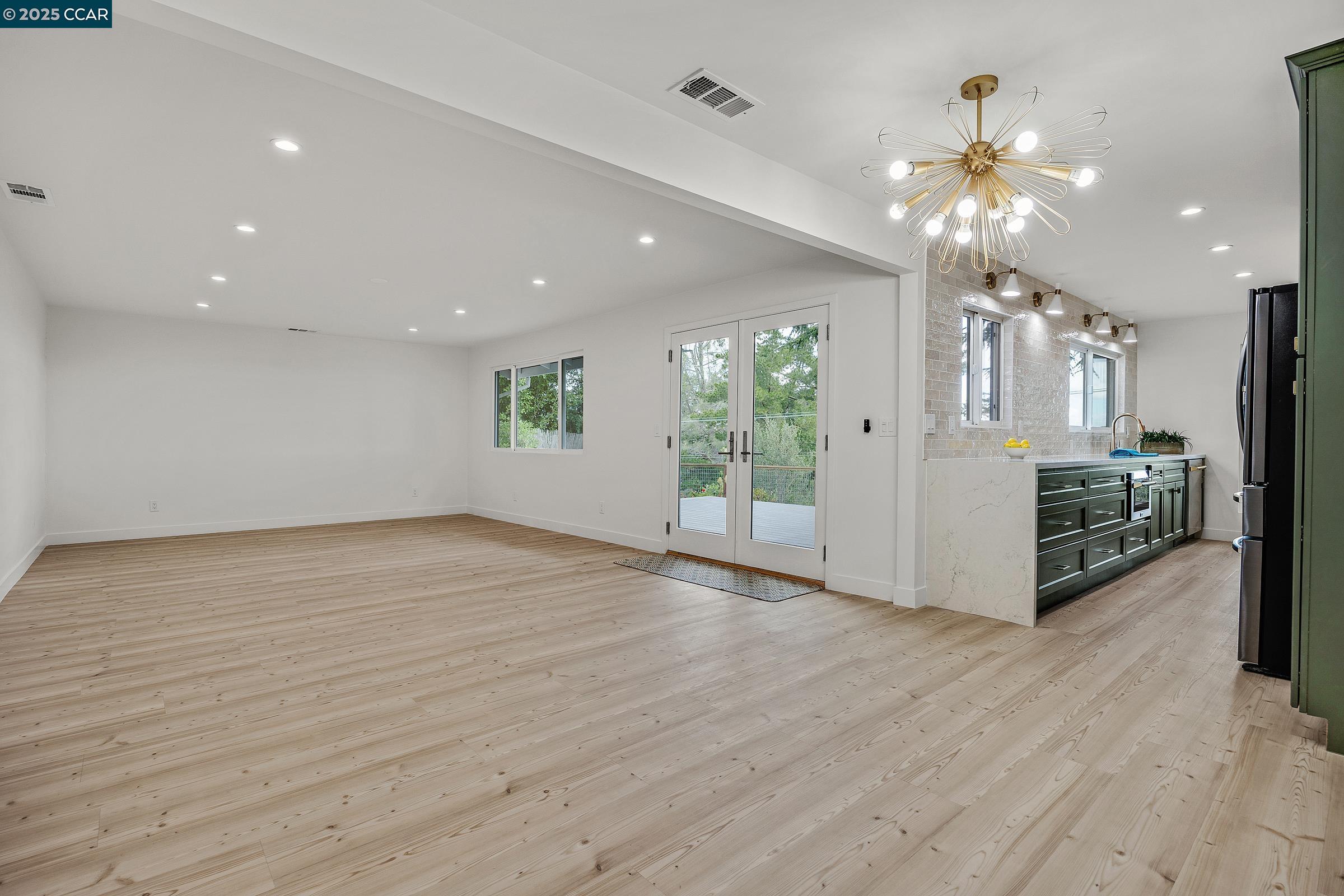 1952 Montclair Court