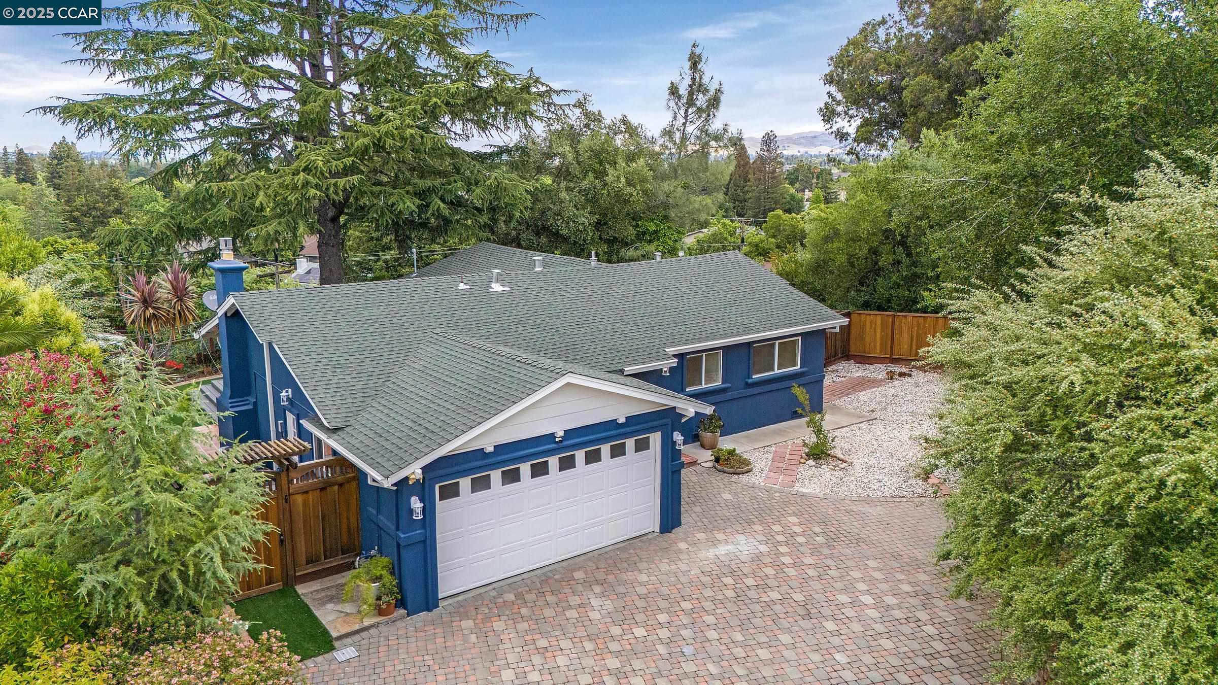 1952 Montclair Court