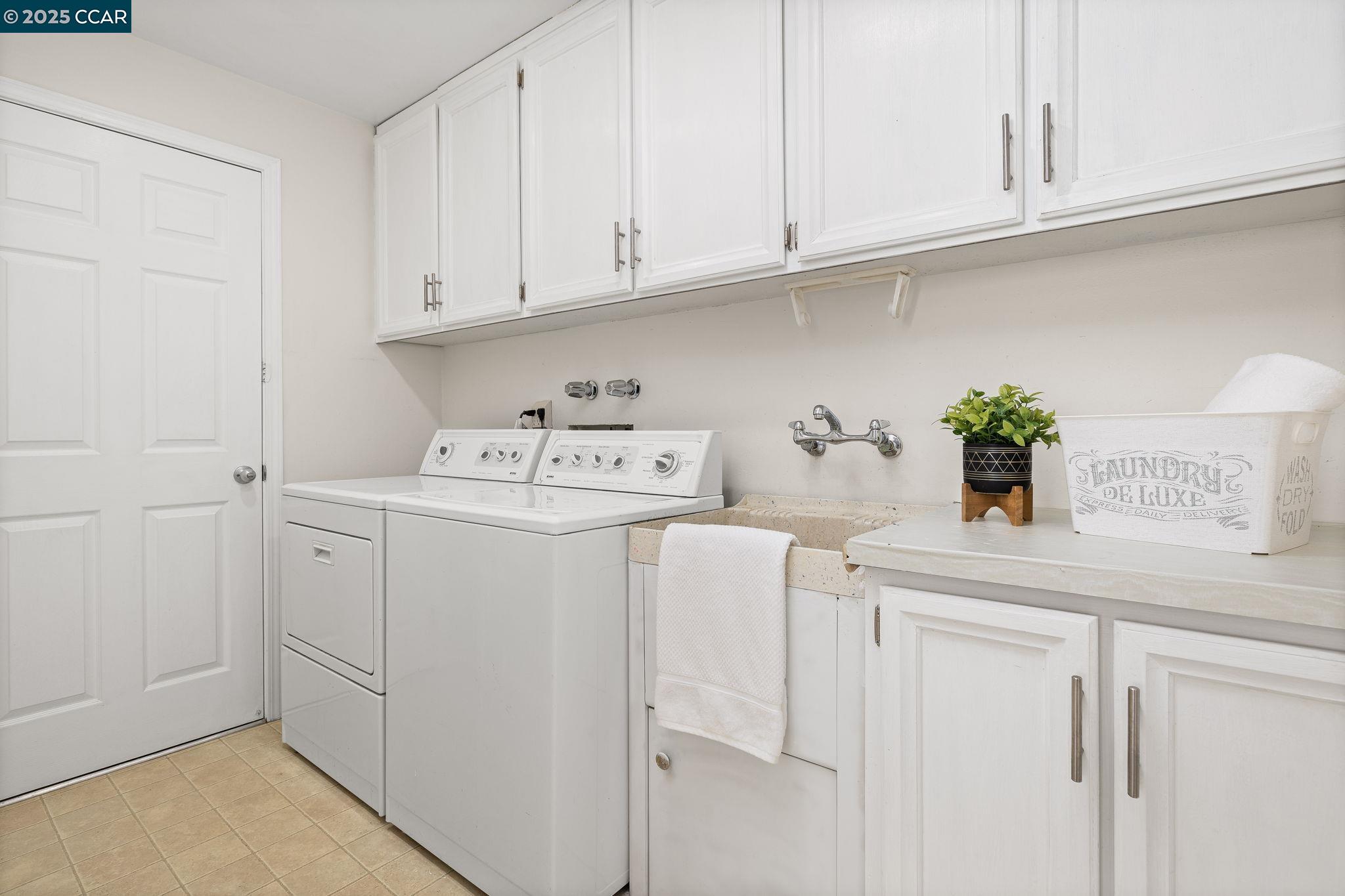 3165 Hambletonian Lane