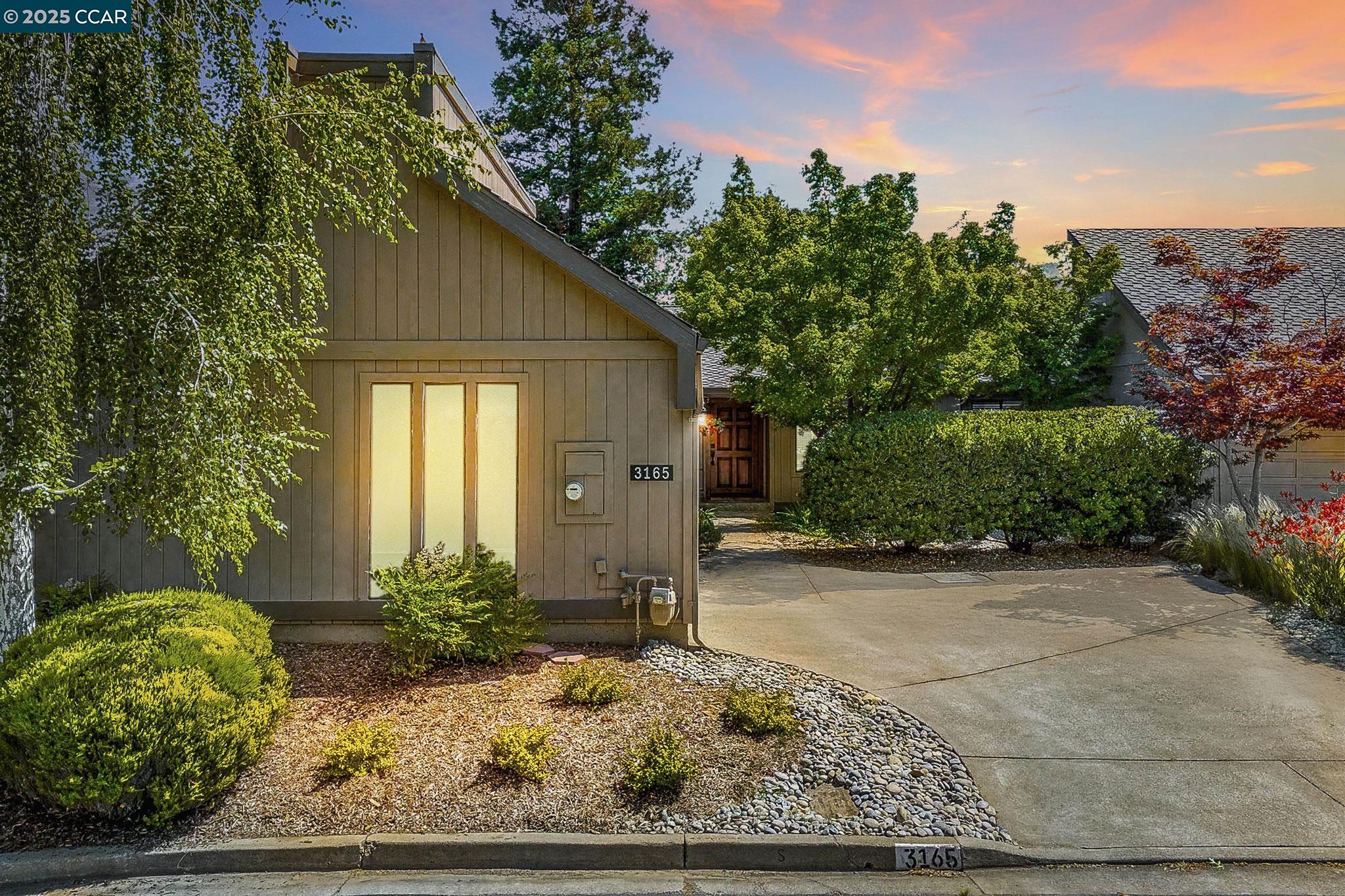 3165 Hambletonian Lane