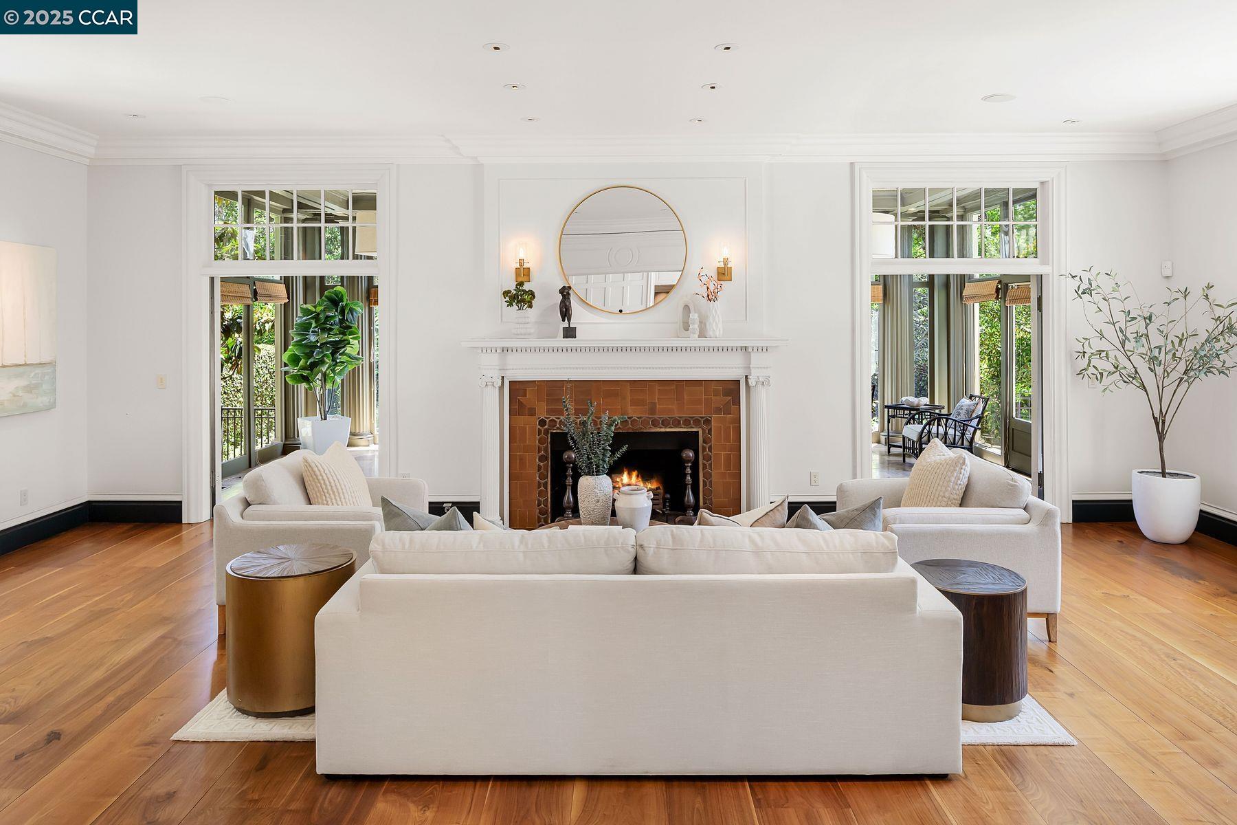 25 Crocker Ave
