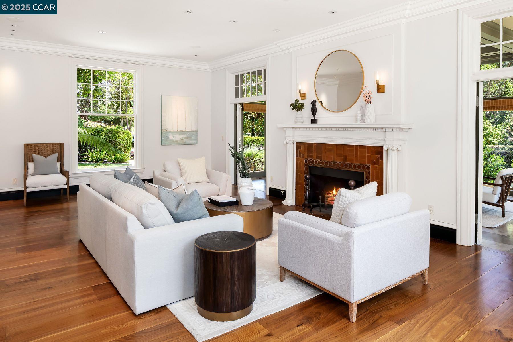 25 Crocker Ave