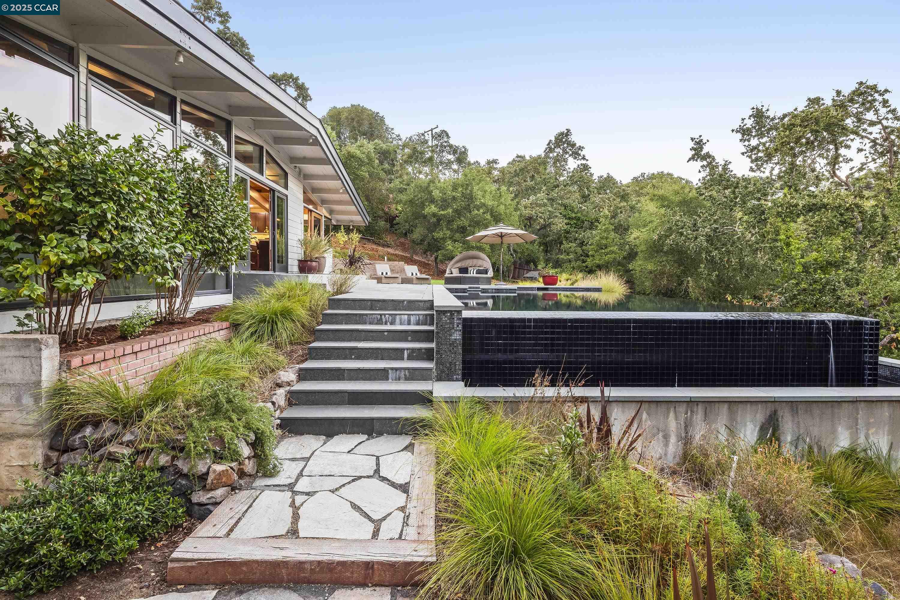 8 Oak Arbor Rd