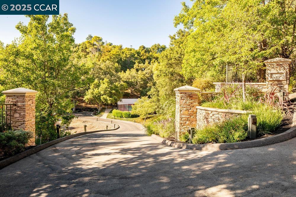 1177 Estates Drive