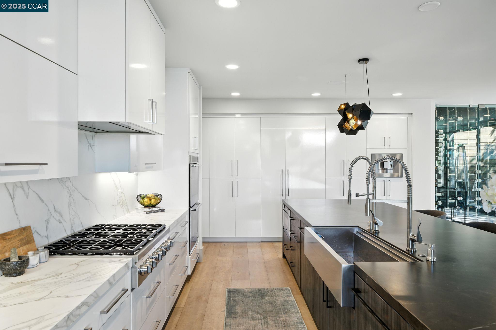 121 Tappan Ln