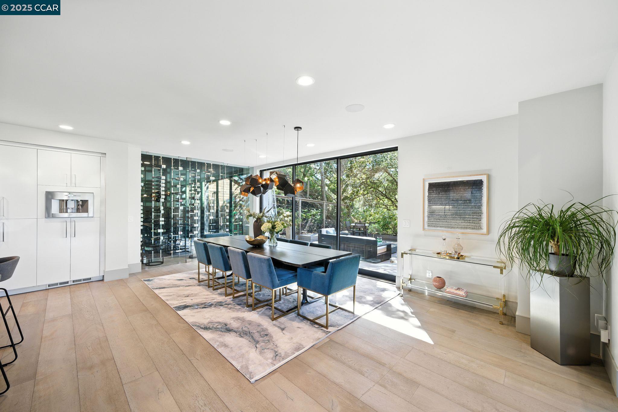 121 Tappan Ln