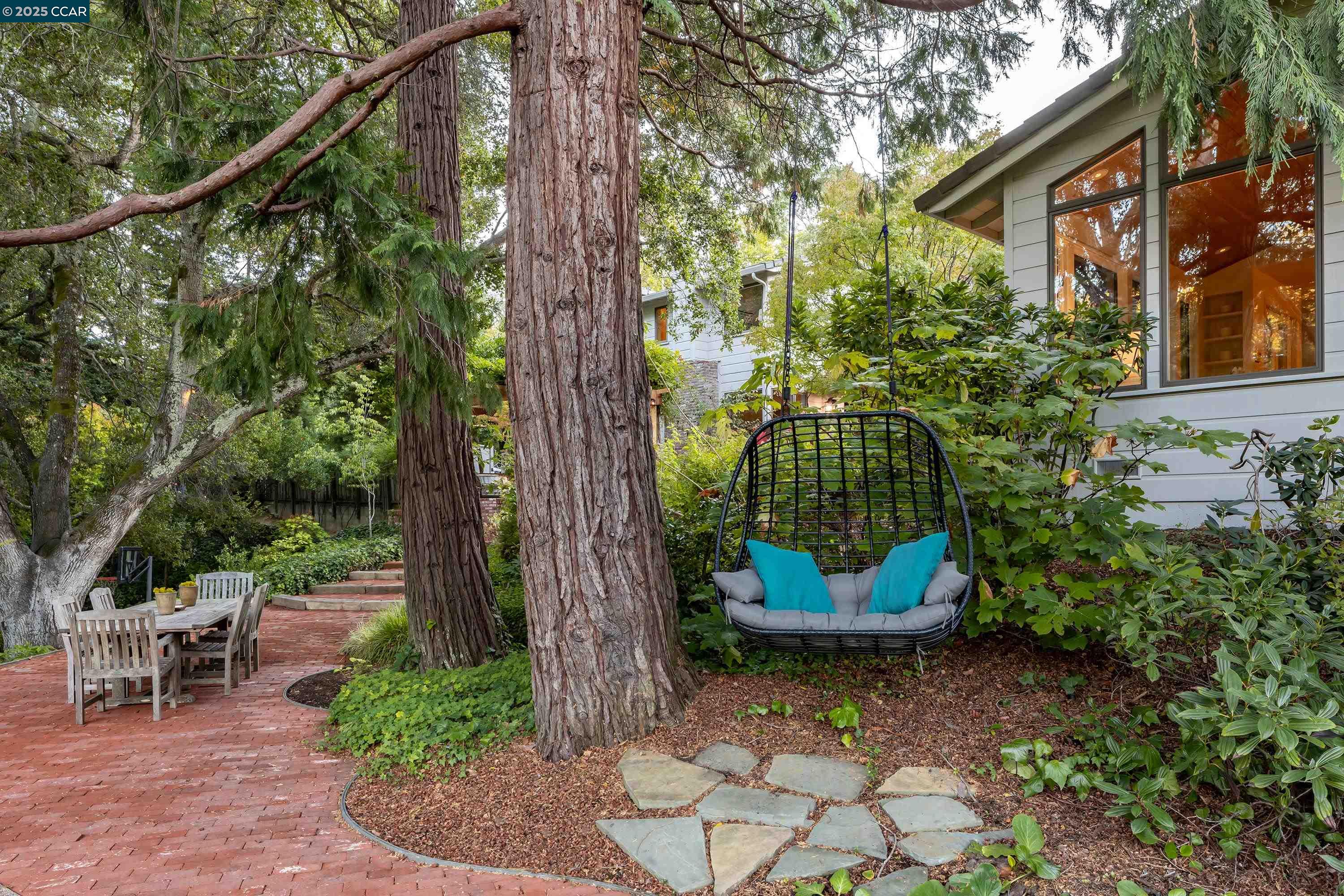 4 Greenwood Court