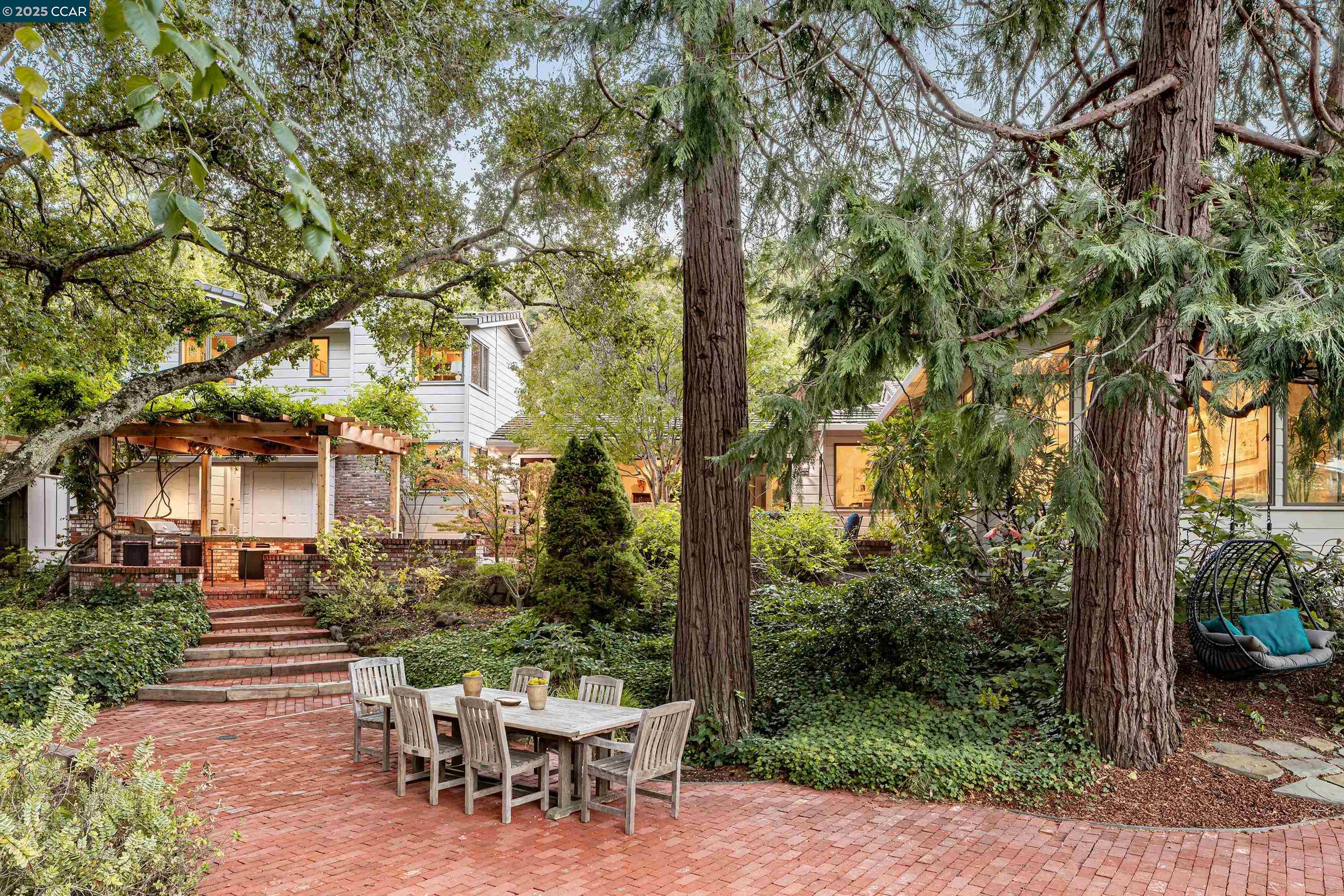 4 Greenwood Court