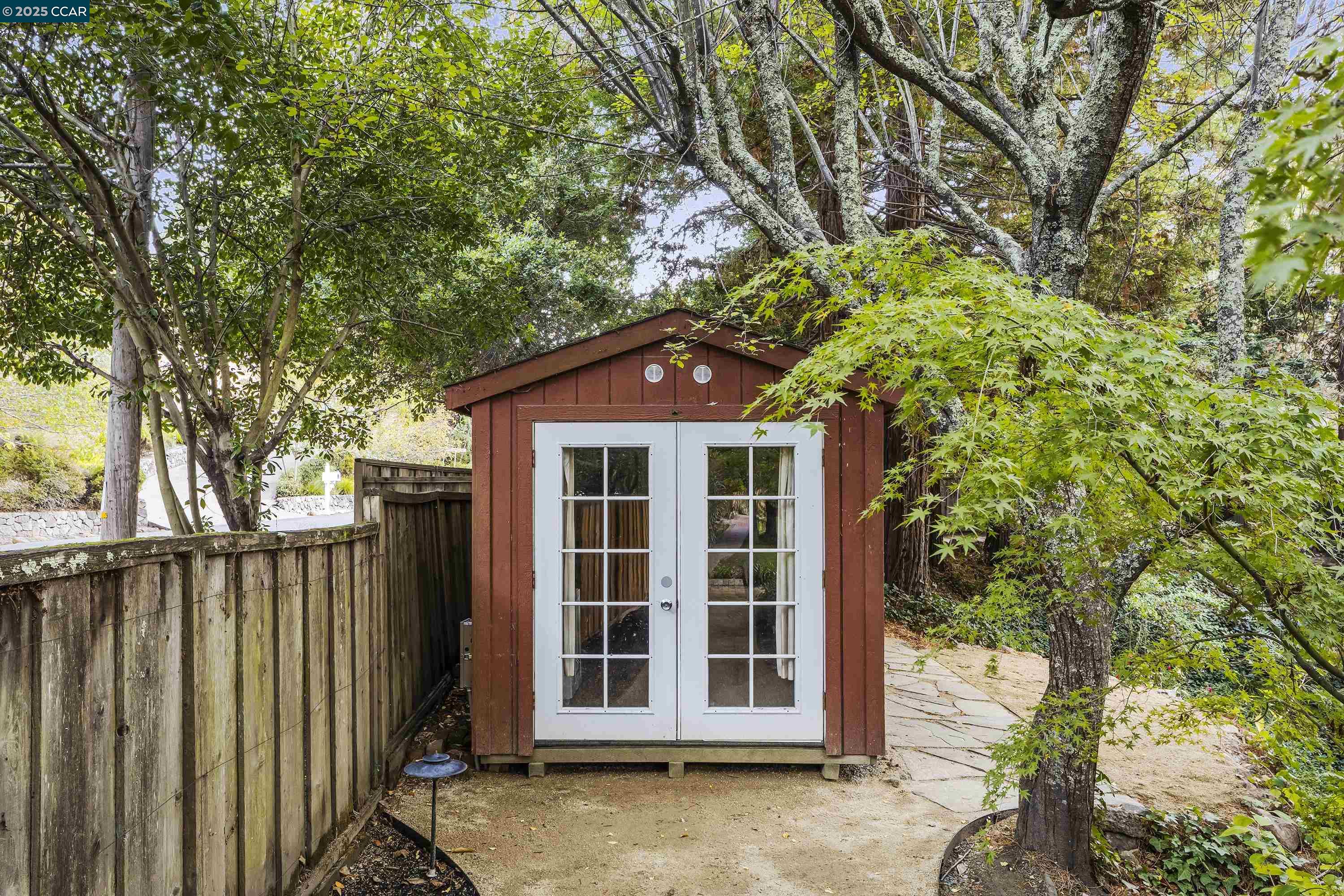 4 Greenwood Court
