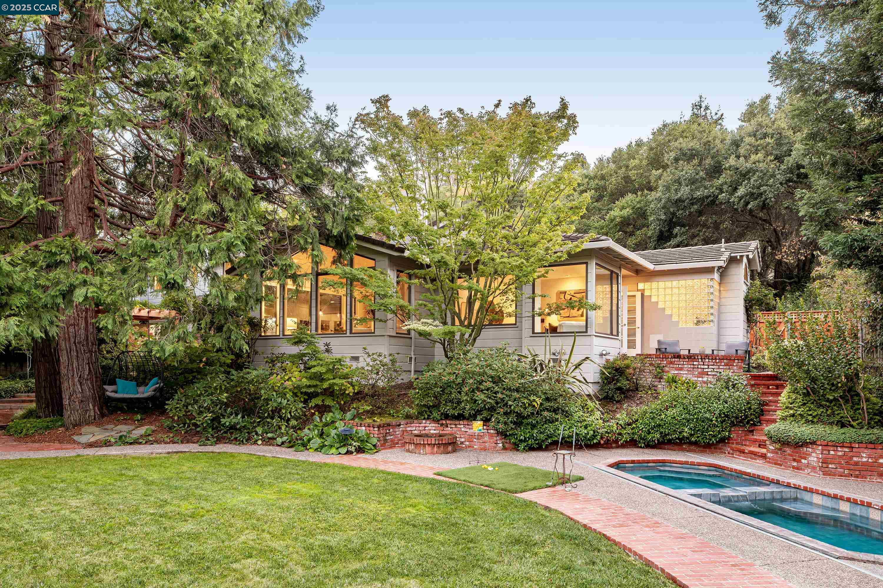 4 Greenwood Court