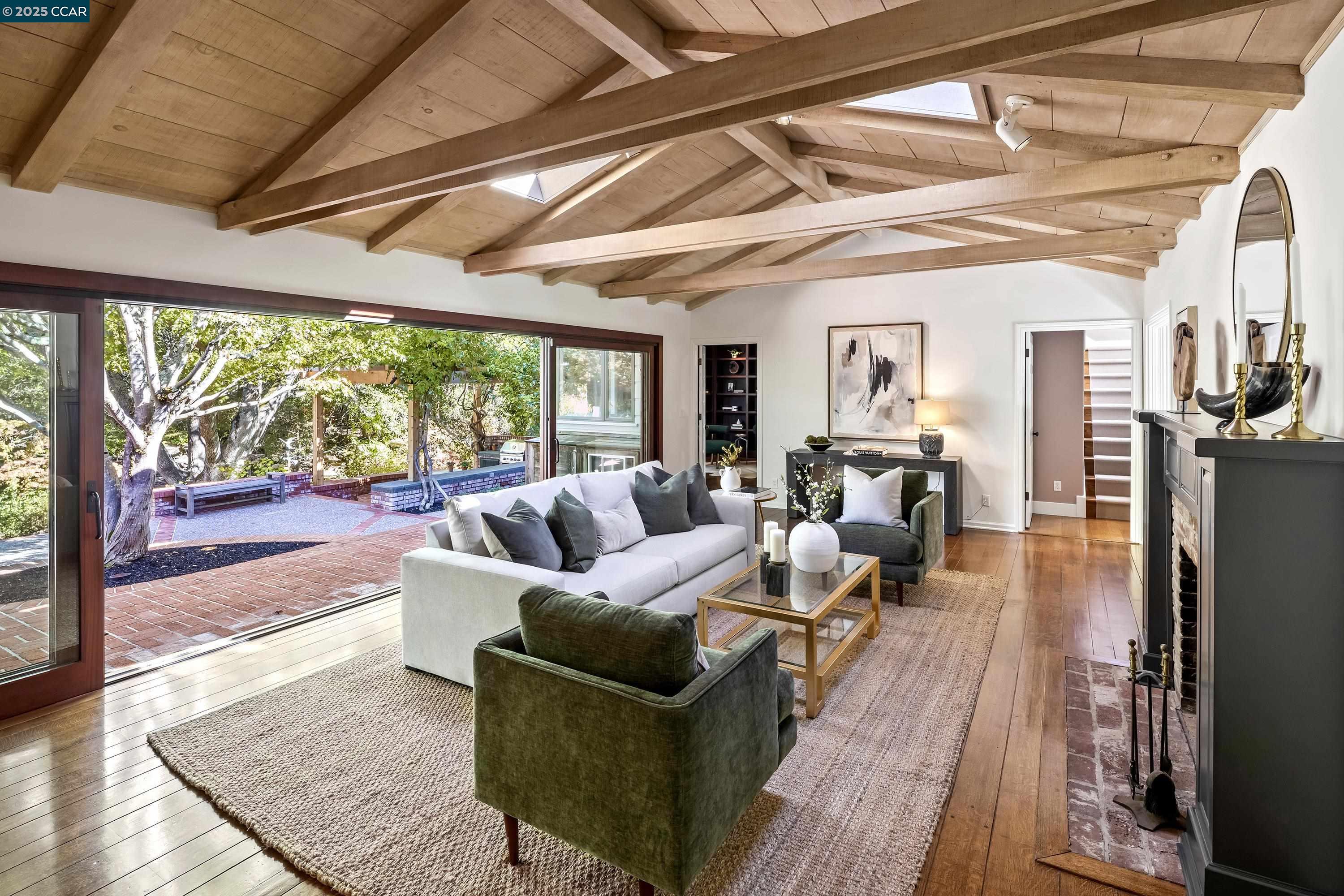 4 Greenwood Court